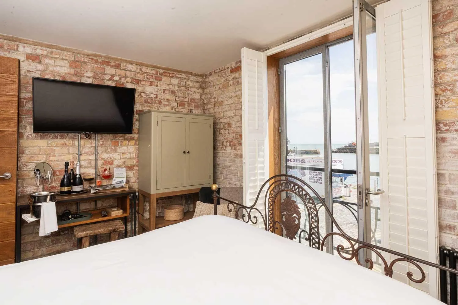 Sea view, Bed in Rocksalt Rooms
