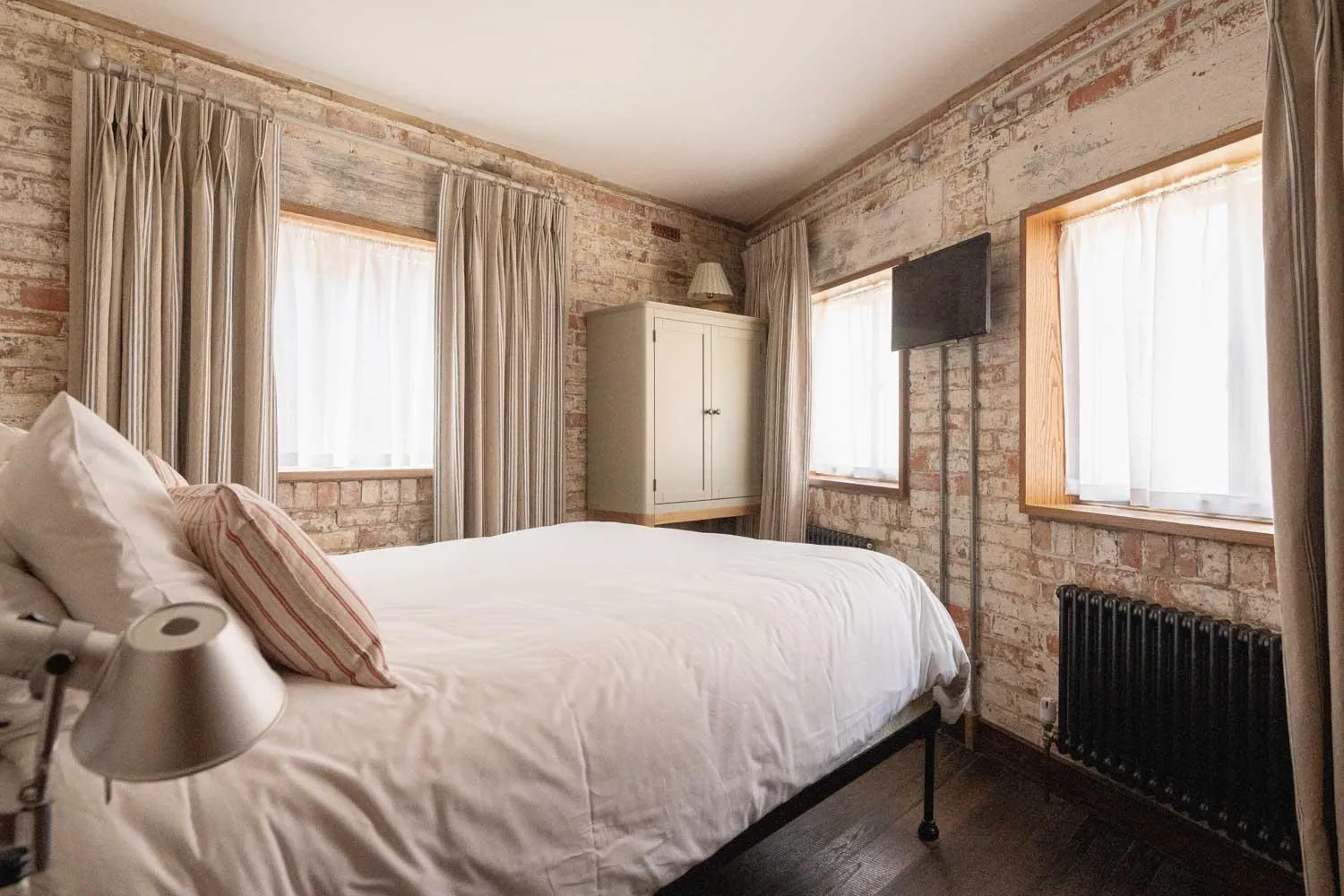 Bedroom, Bed in Rocksalt Rooms