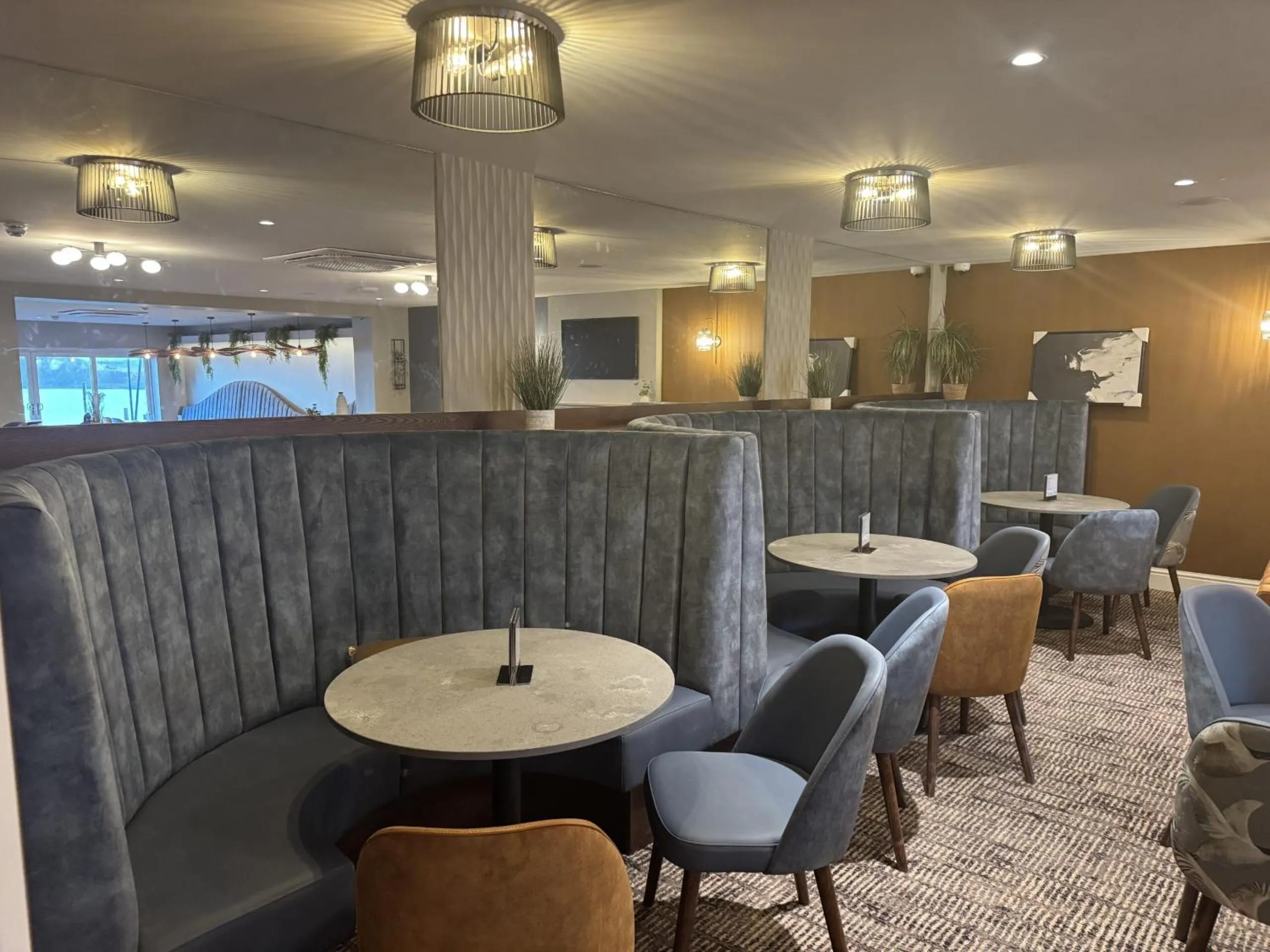 Restaurant/places to eat in Gwbert Hotel