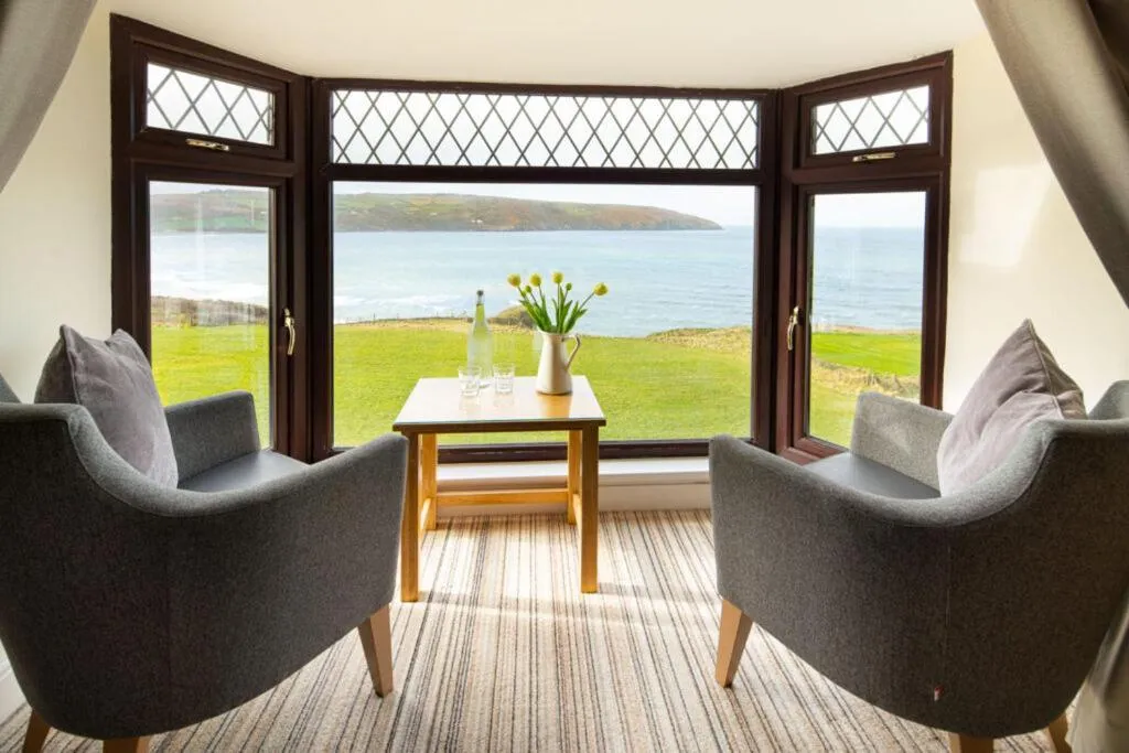 Seating area in Gwbert Hotel