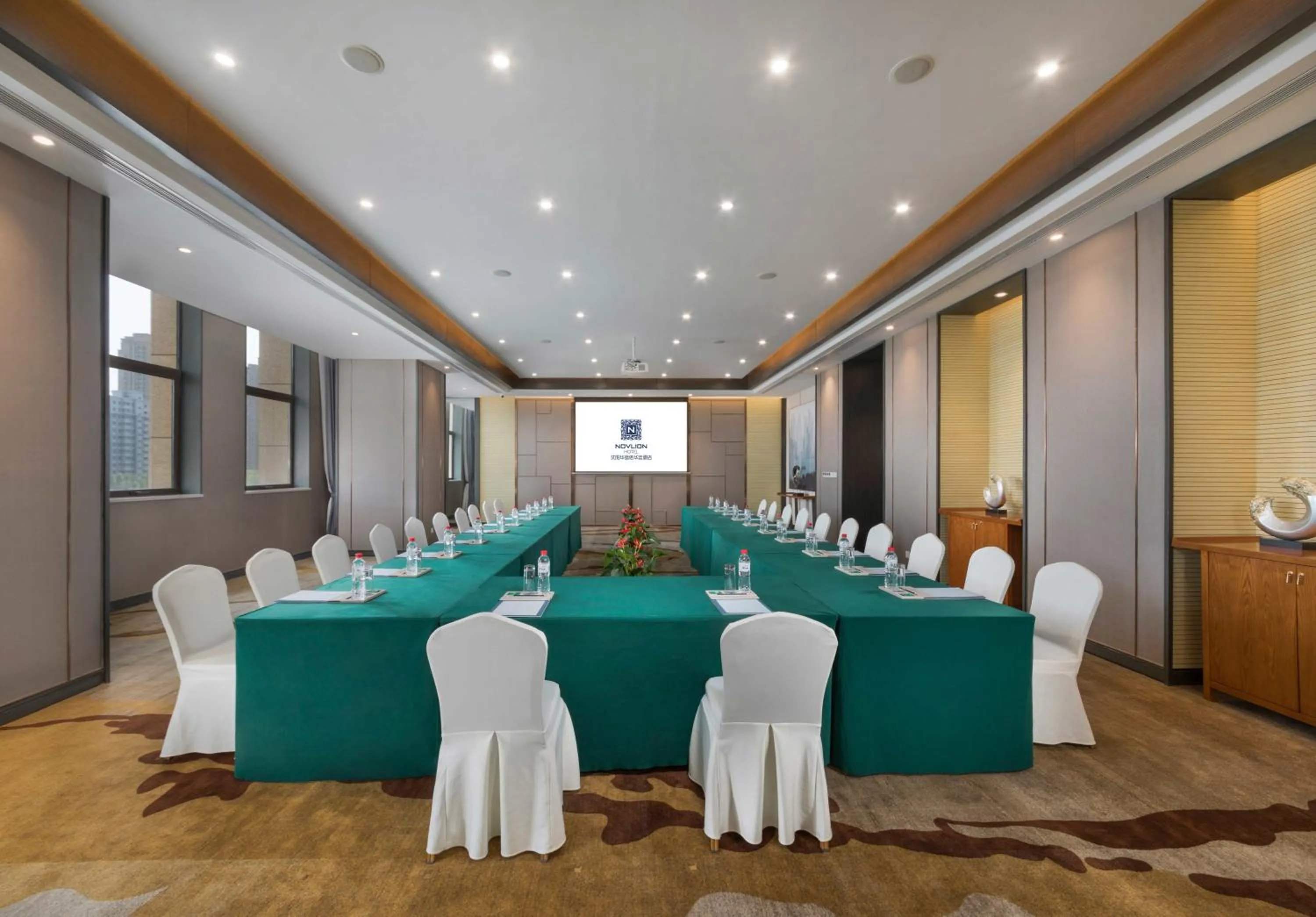 Meeting/conference room in Shenyang Huaqiang Novlion Hotel