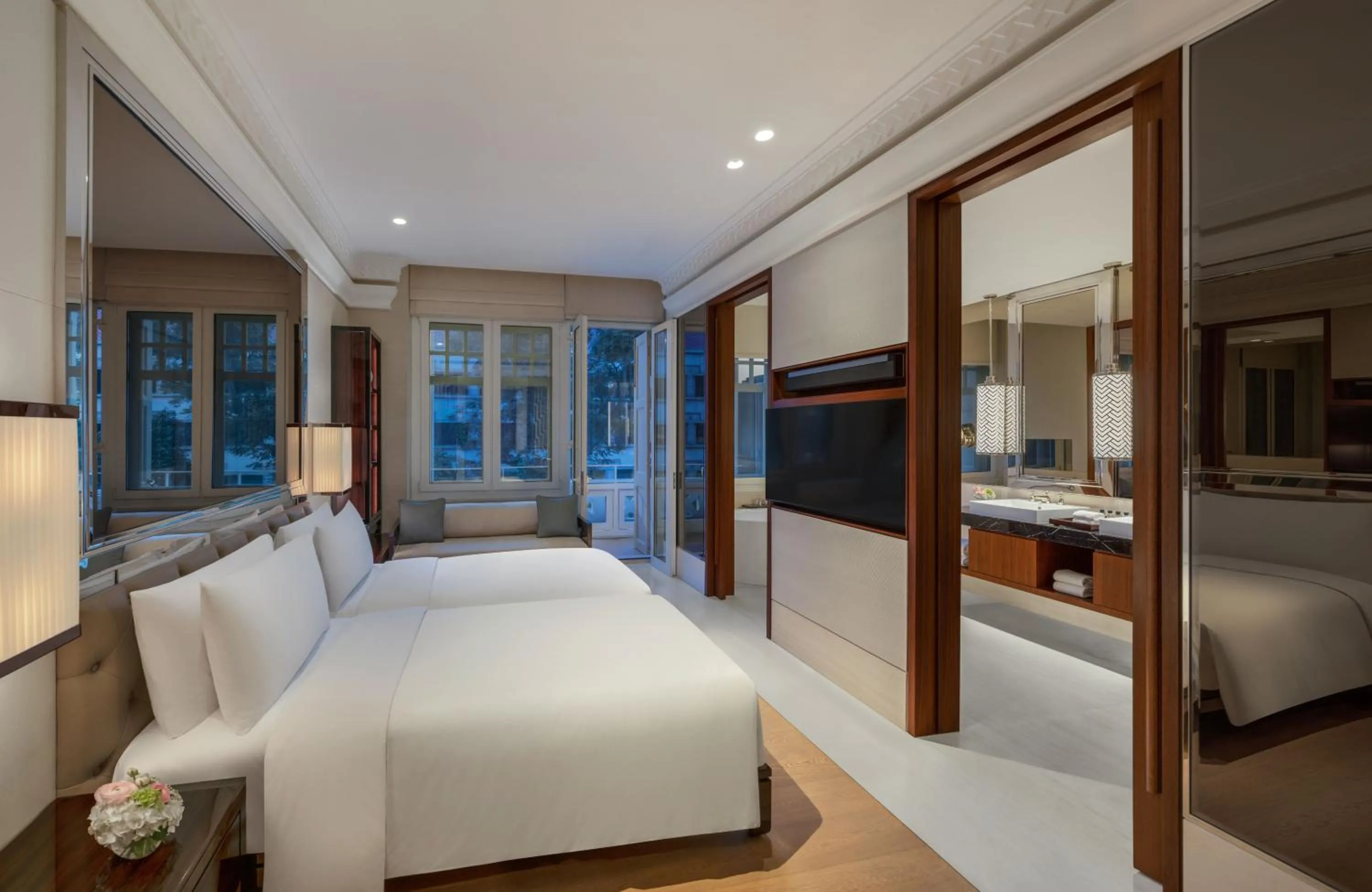 Bedroom, Bed in The Capitol Kempinski Hotel Singapore