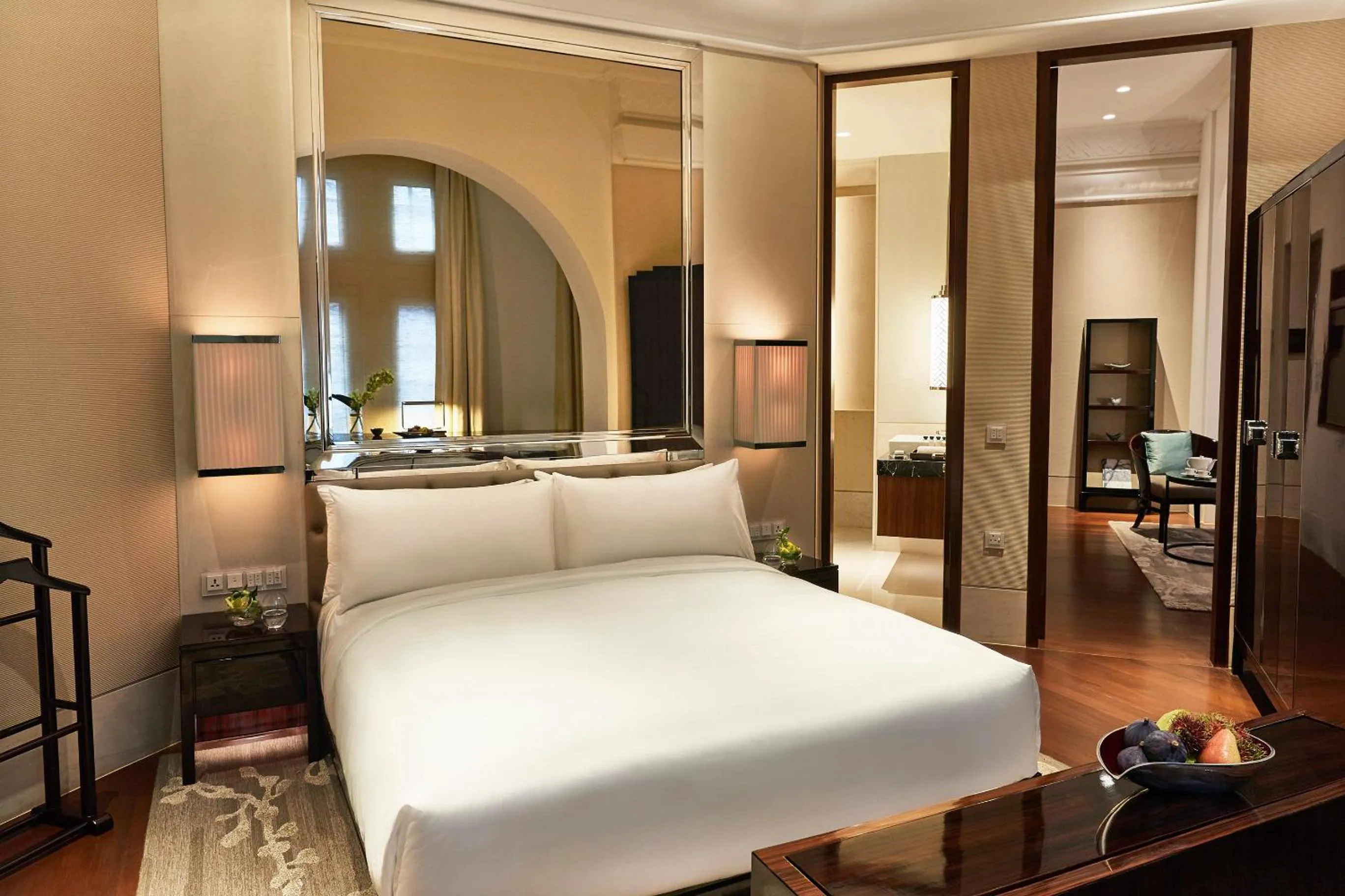 Bedroom, Bed in The Capitol Kempinski Hotel Singapore