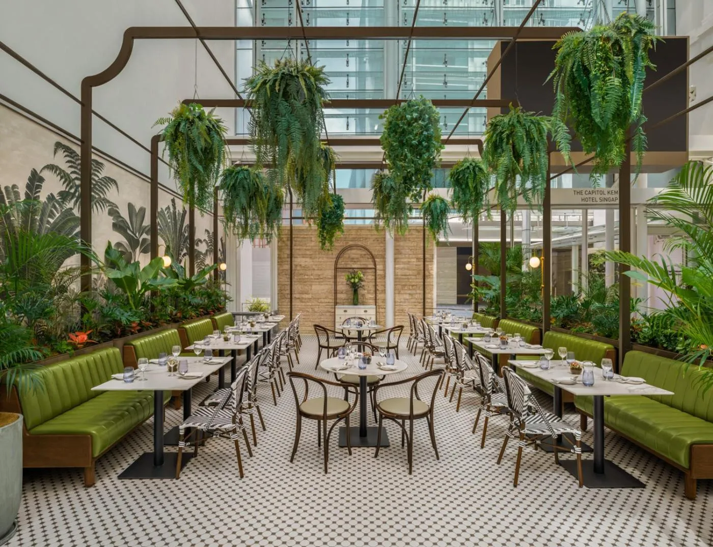 Restaurant/places to eat in The Capitol Kempinski Hotel Singapore