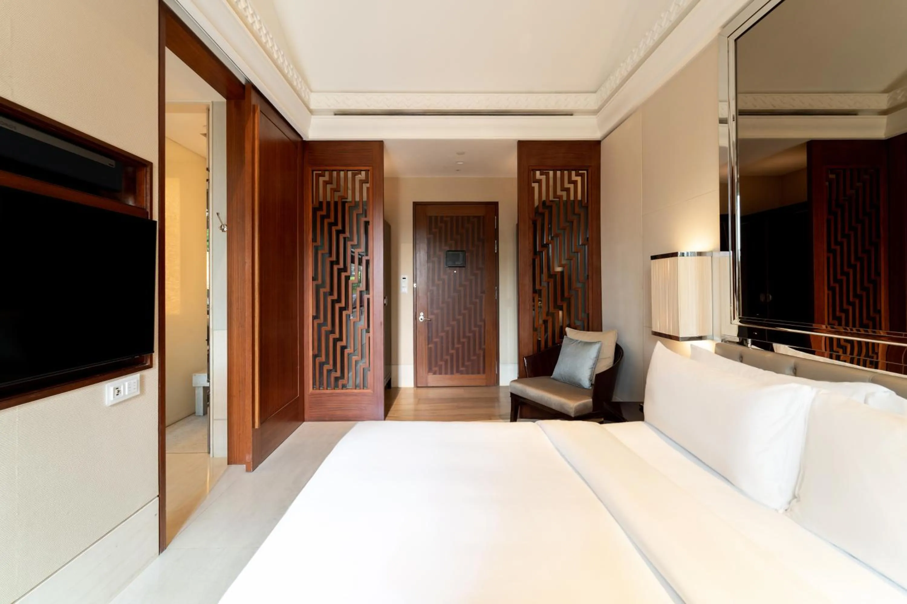 Bedroom, Bed in The Capitol Kempinski Hotel Singapore