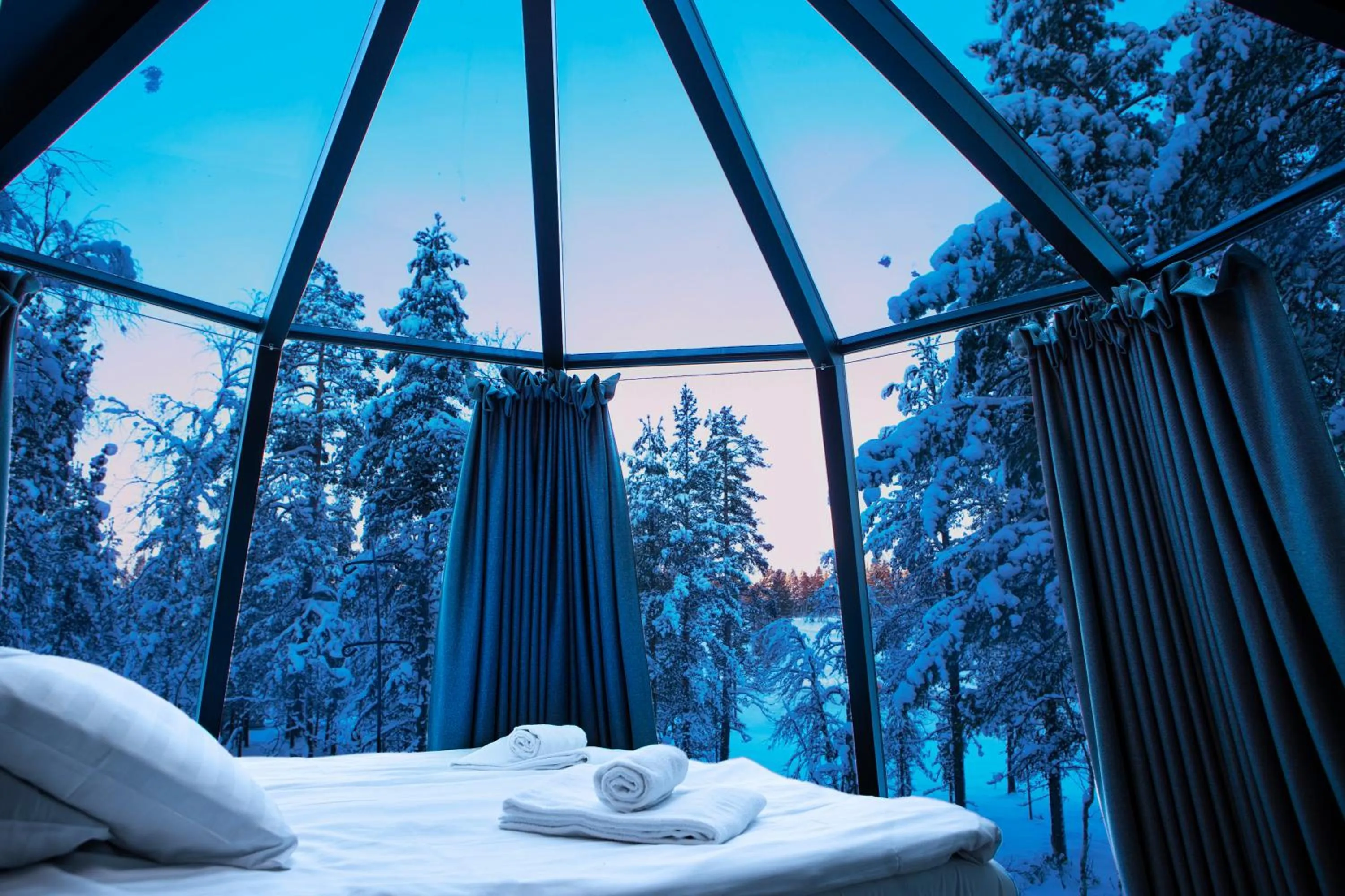 Winter, Bed in Lapland Hotels Riekonlinna