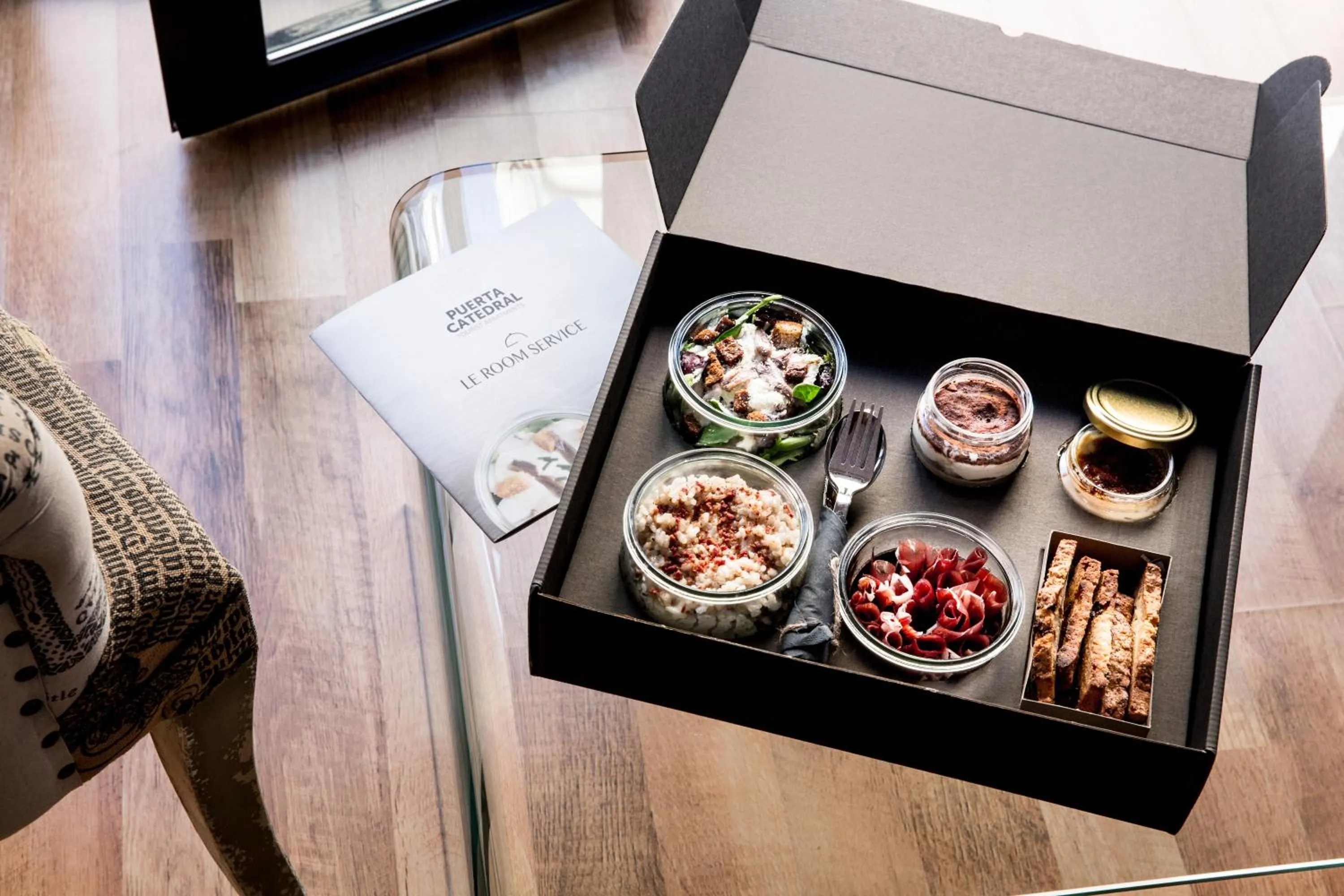 Food and drinks in Puerta Catedral Suites