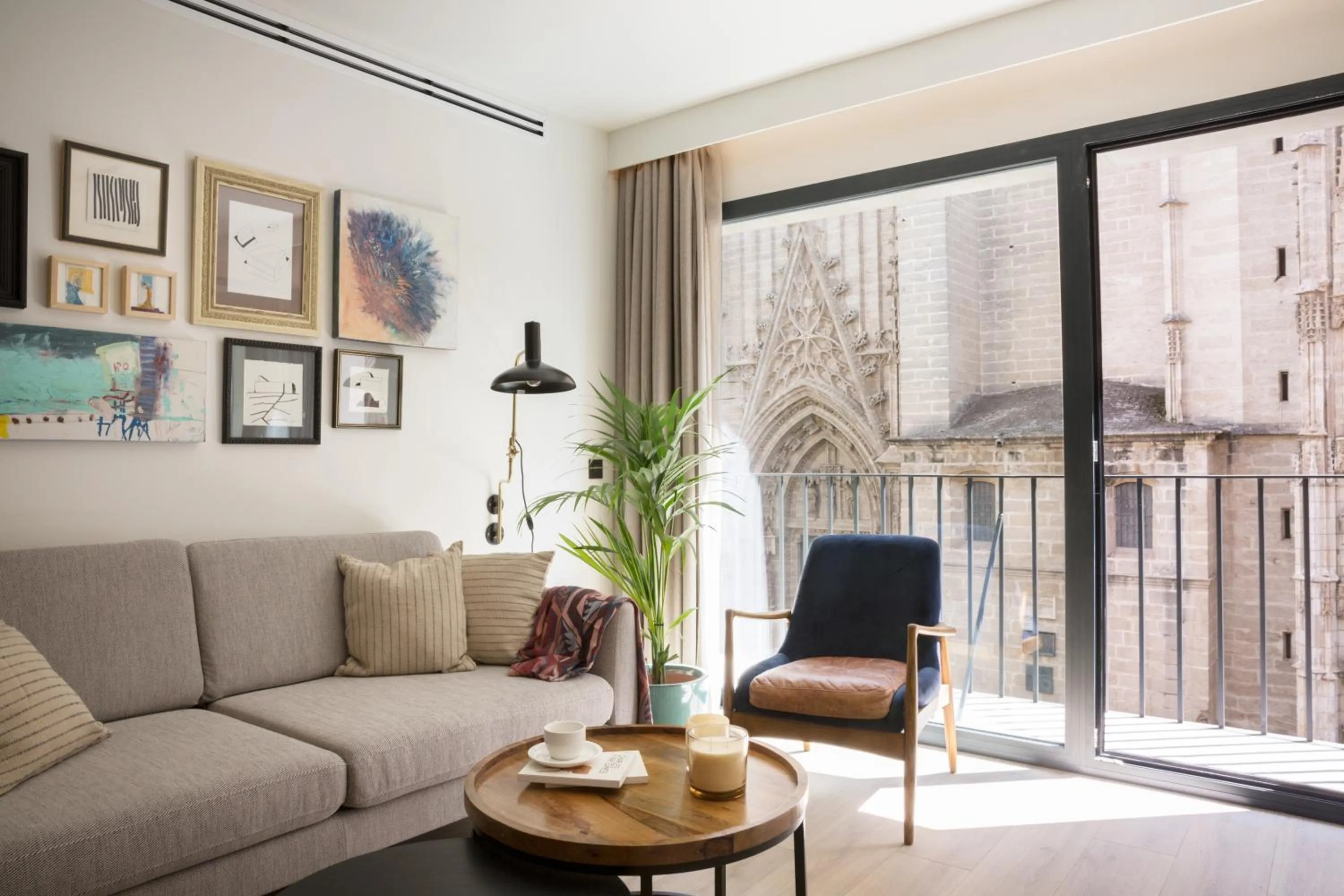 Living room in Puerta Catedral Suites