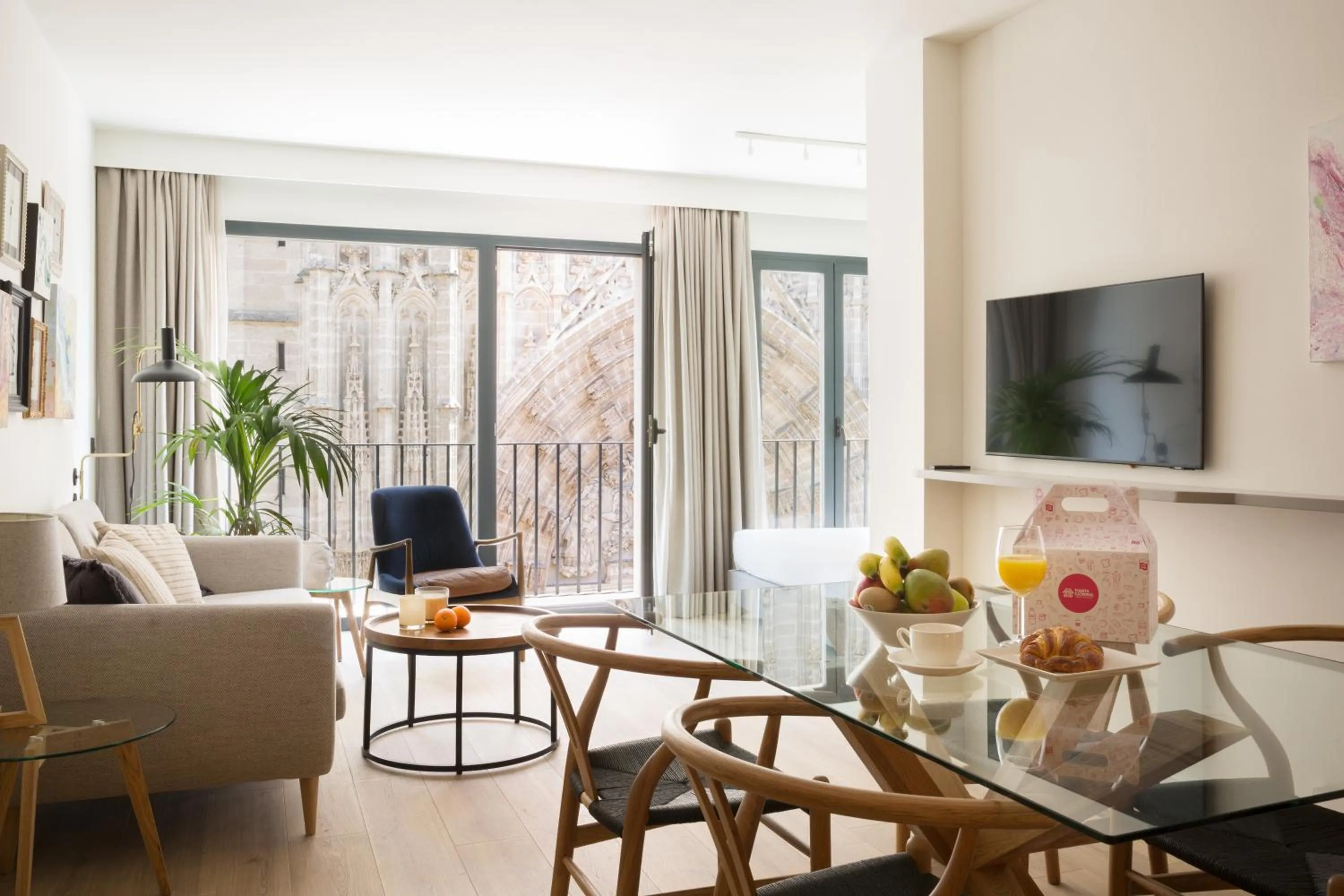 Living room in Puerta Catedral Suites