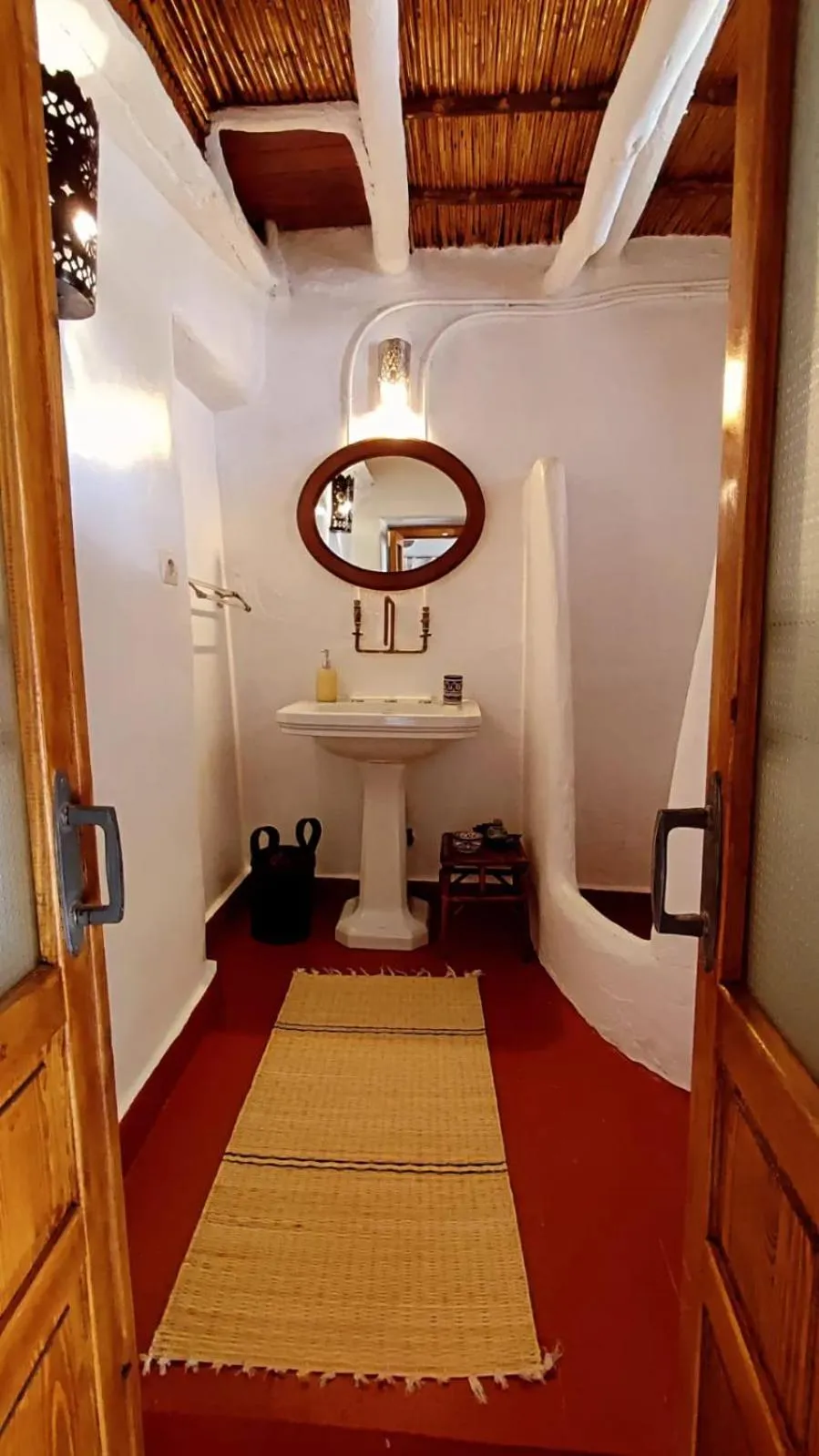Bathroom, Bed in Maison d'hotes Berbari