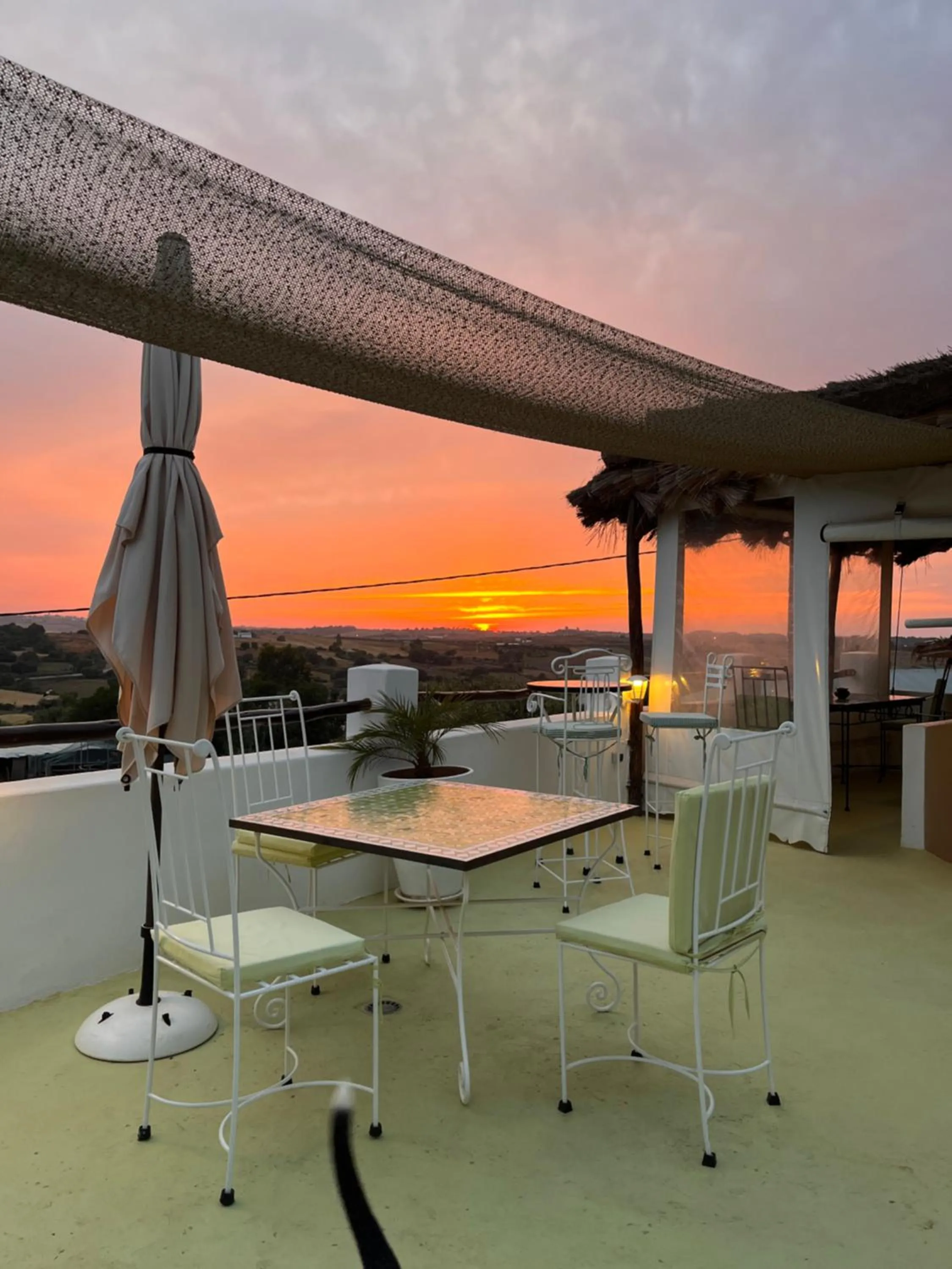 Restaurant/places to eat in Maison d'hotes Berbari