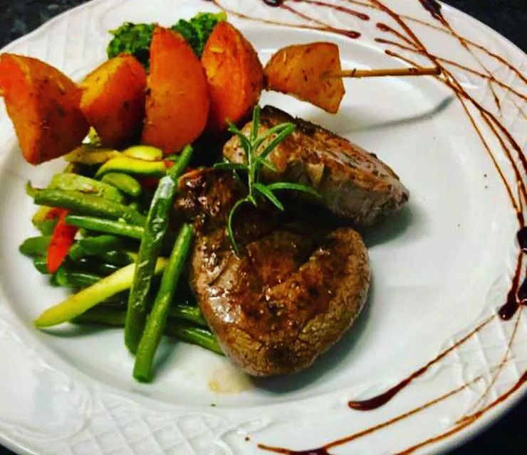 Restaurant/places to eat in Maison d'hotes Berbari