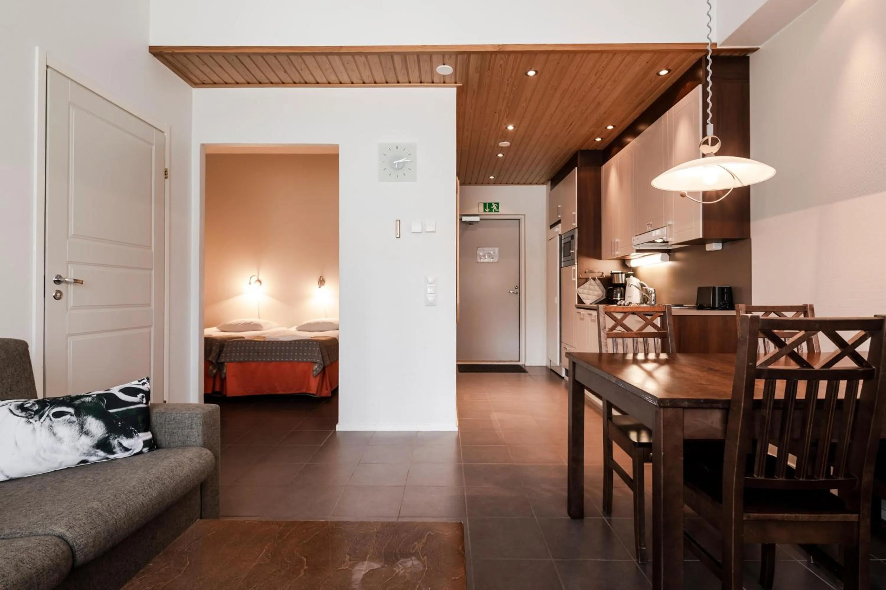 Kitchen or kitchenette, Bed in Lapland Hotels Äkäshotelli