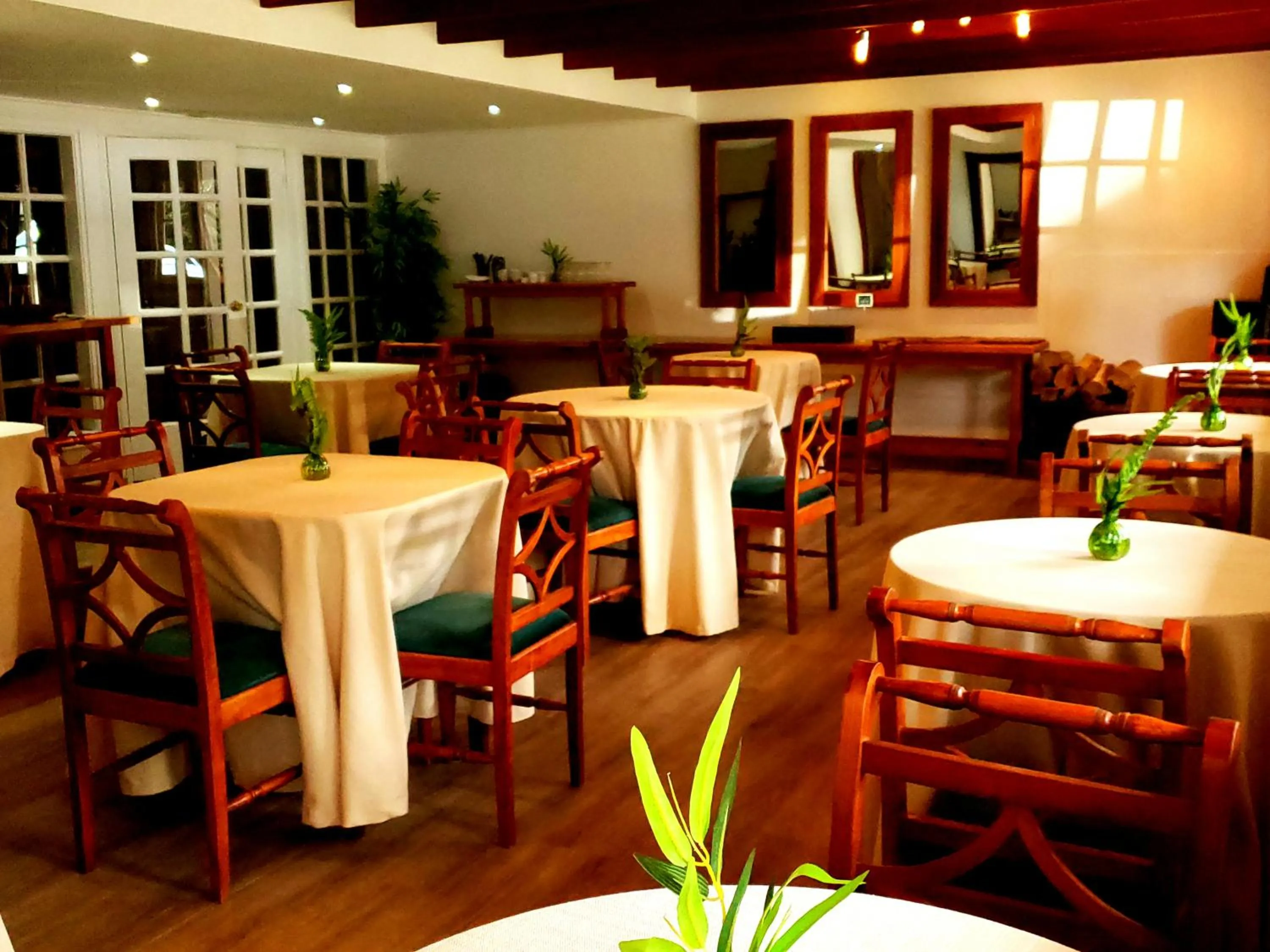 Restaurant/places to eat in Hotel Geronimo