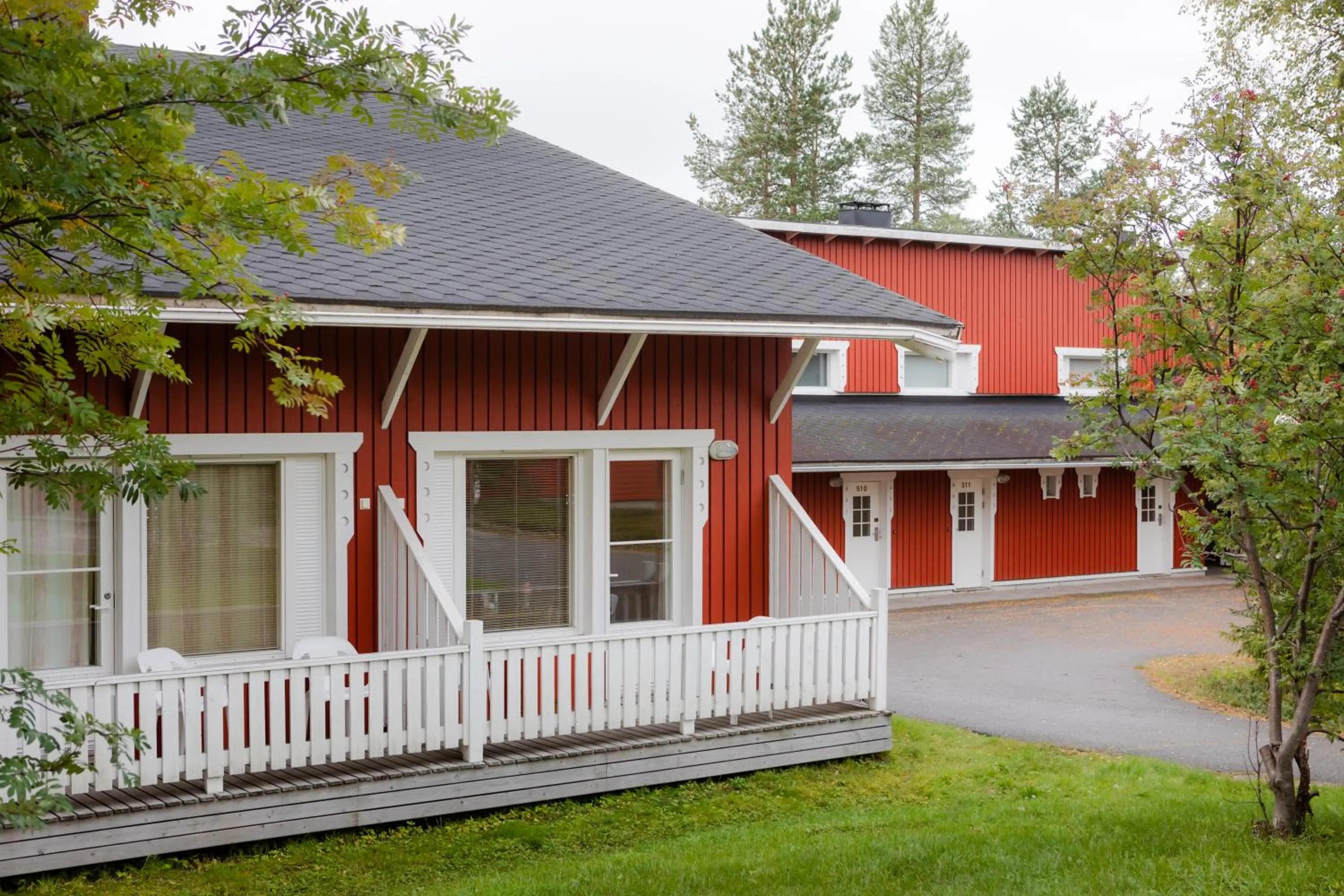 Facade/entrance in Lapland Hotels Sirkantähti