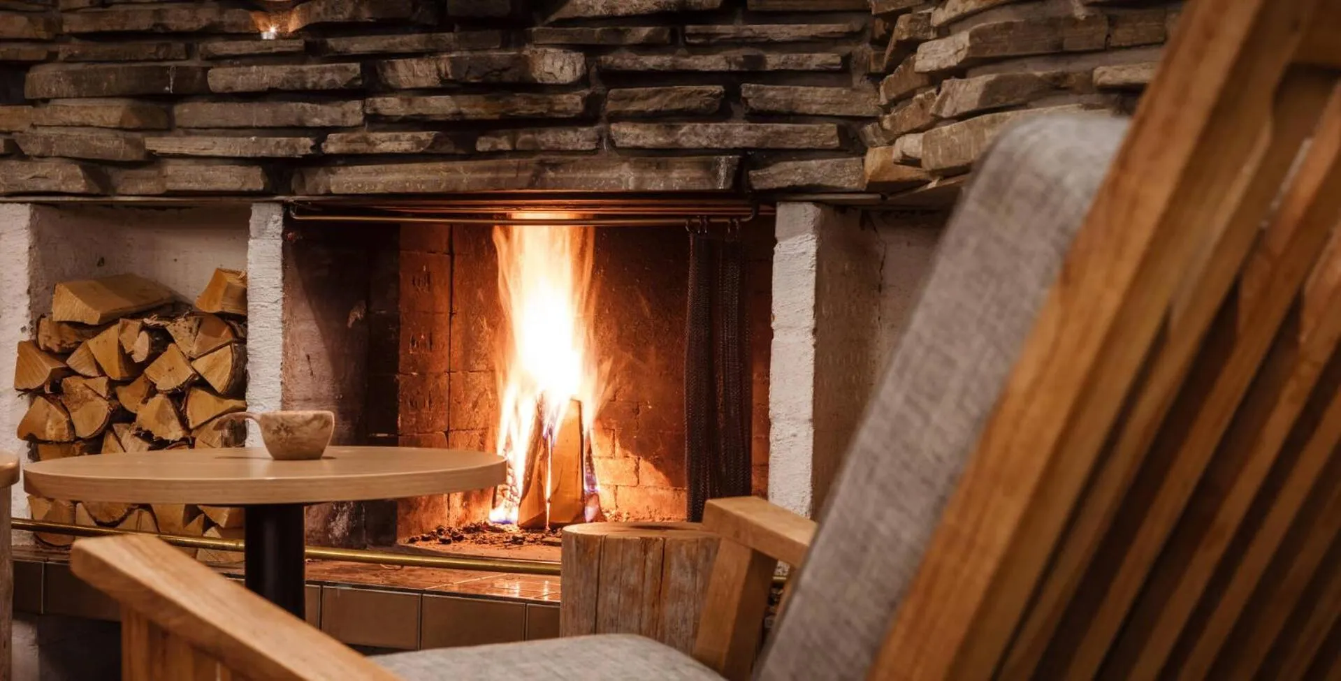 fireplace in Lapland Hotels Sirkantähti