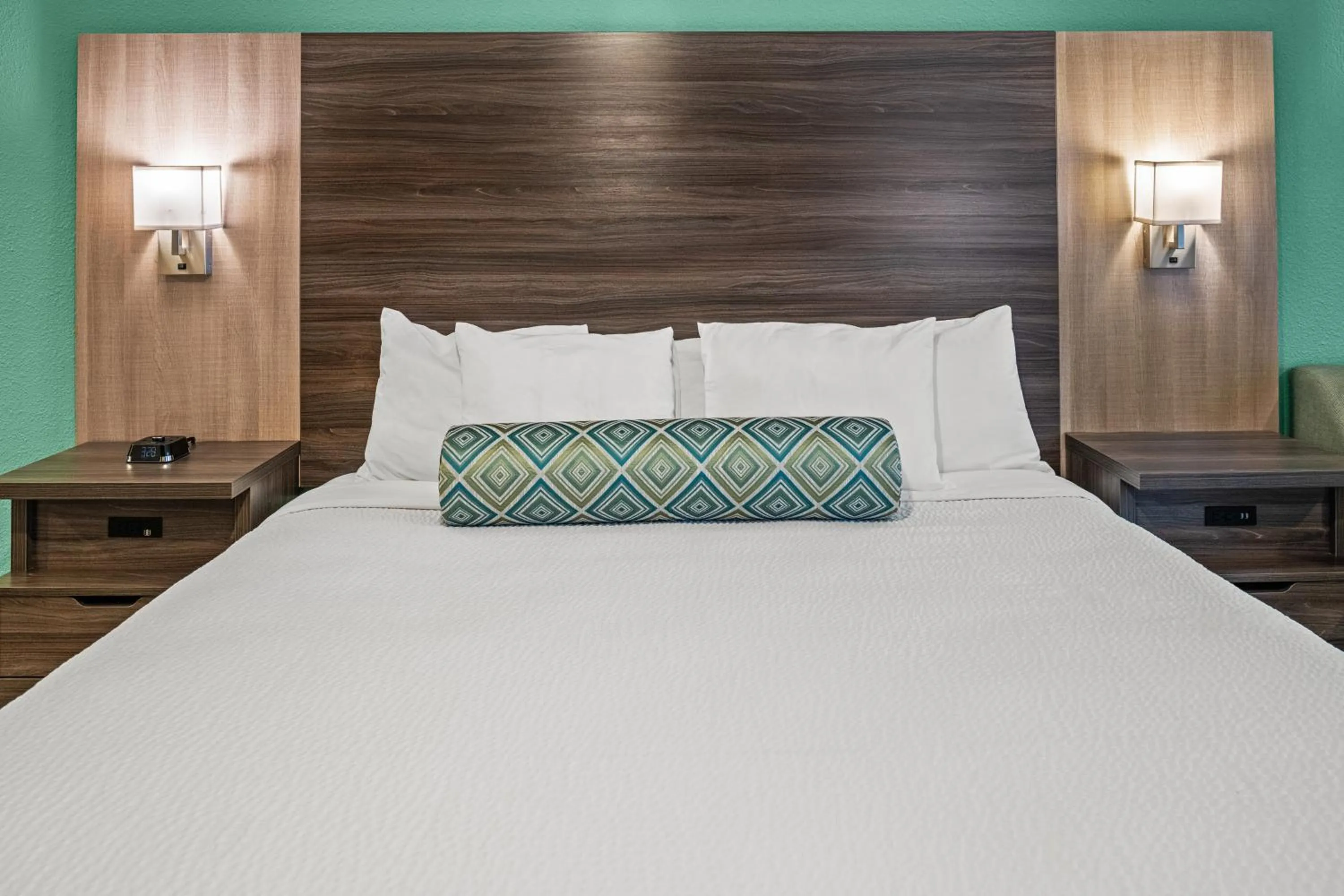 Bed in Yosemite Southgate Hotel & Suites