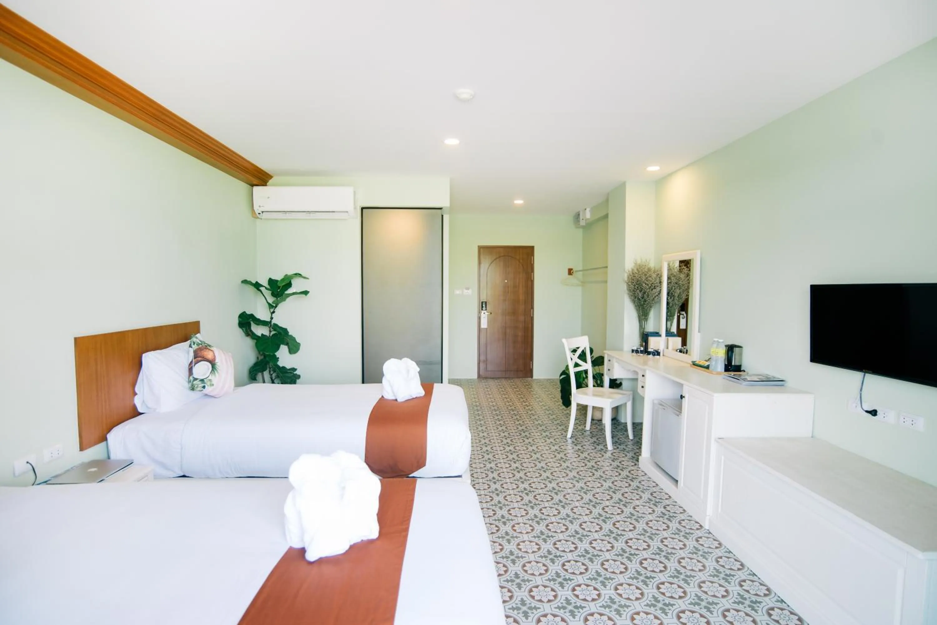 Deluxe Twin Room in The Pineapple Hotel