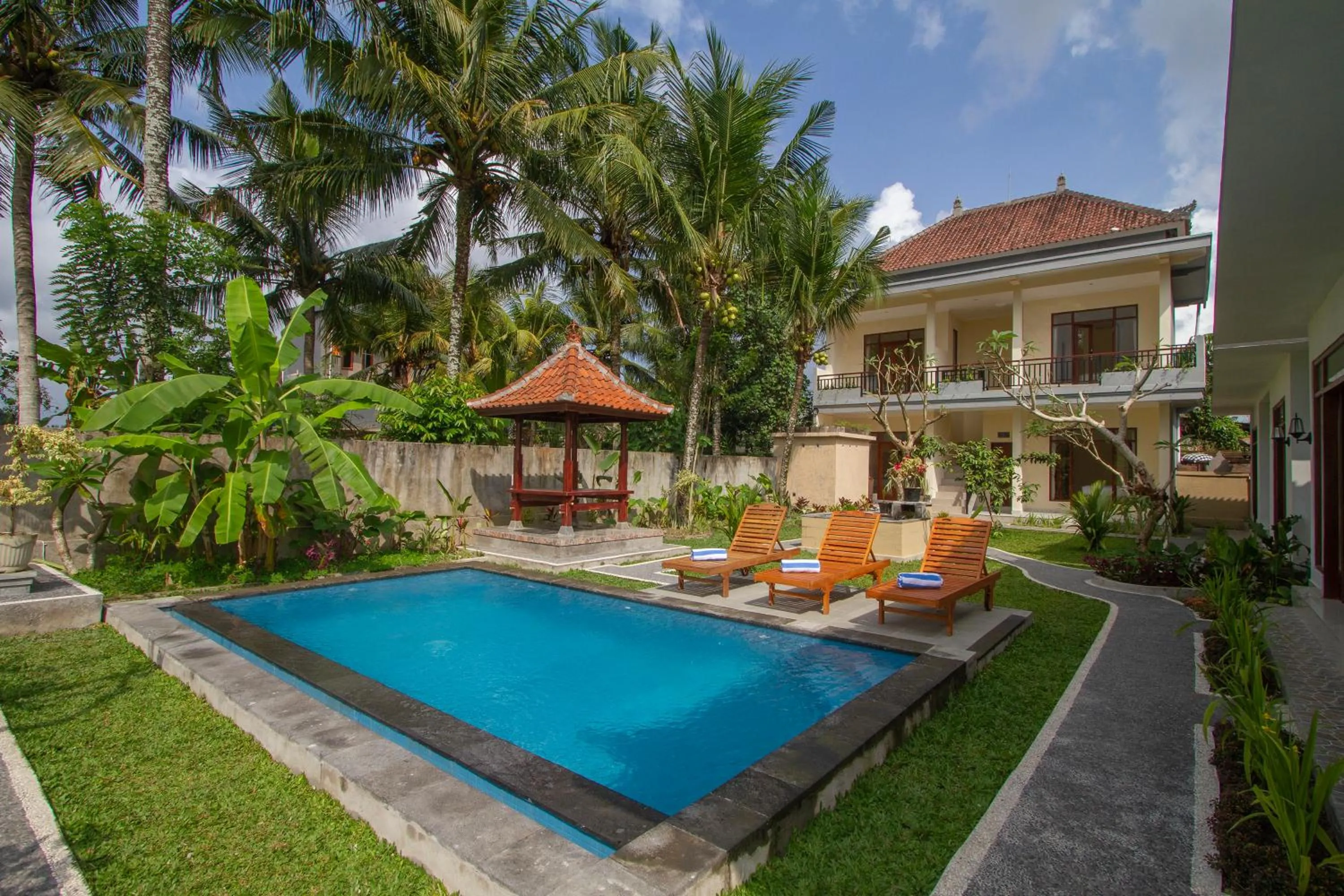 Garden view in Pondok Ayu shanti