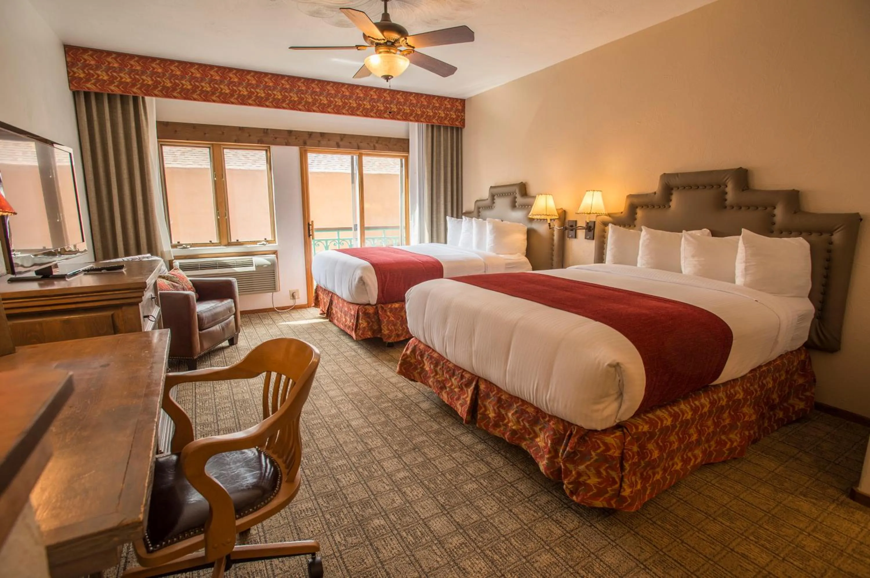 Bedroom, Bed in Table Mountain Inn