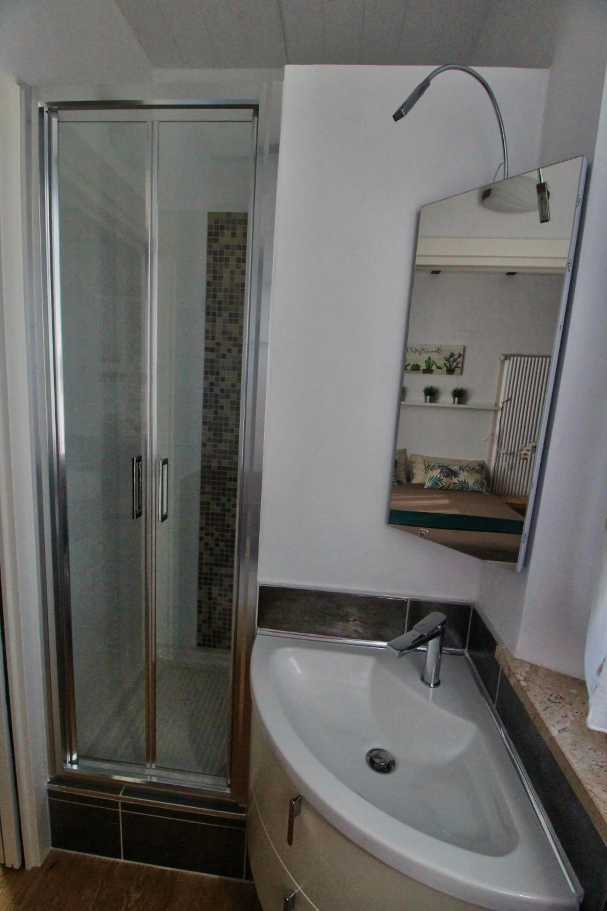 Shower in B&B Sea and Garden