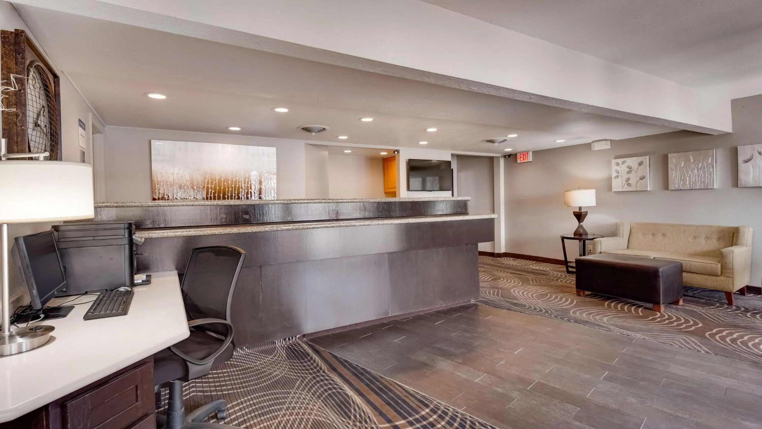 Lobby or reception in SureStay by Best Western Miles City