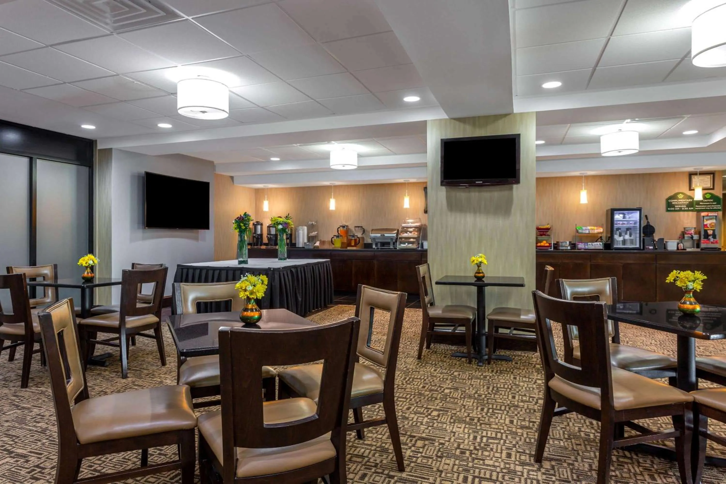 Restaurant/places to eat in Wingate by Wyndham Macon I-75