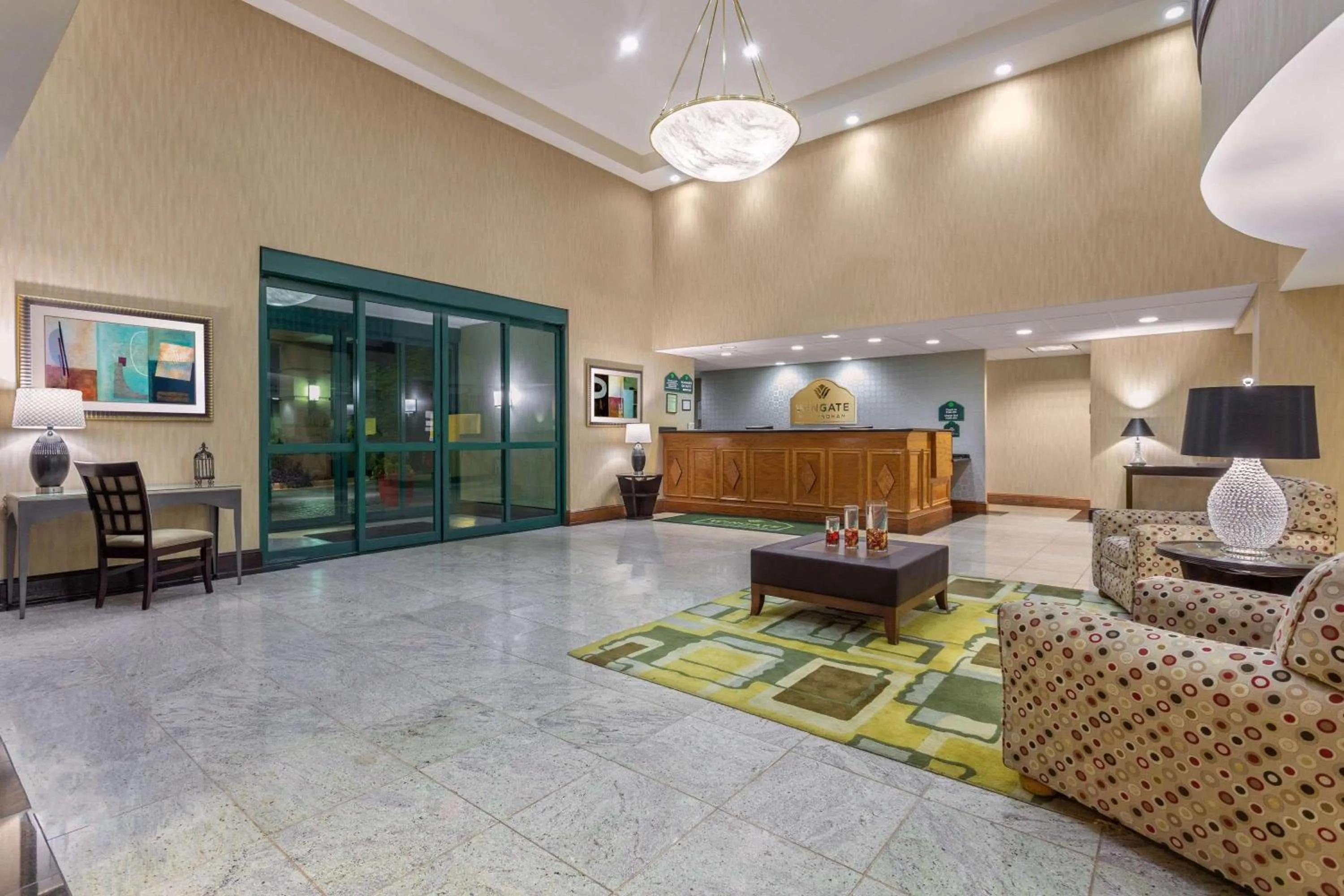 Lobby or reception in Wingate by Wyndham Macon I-75