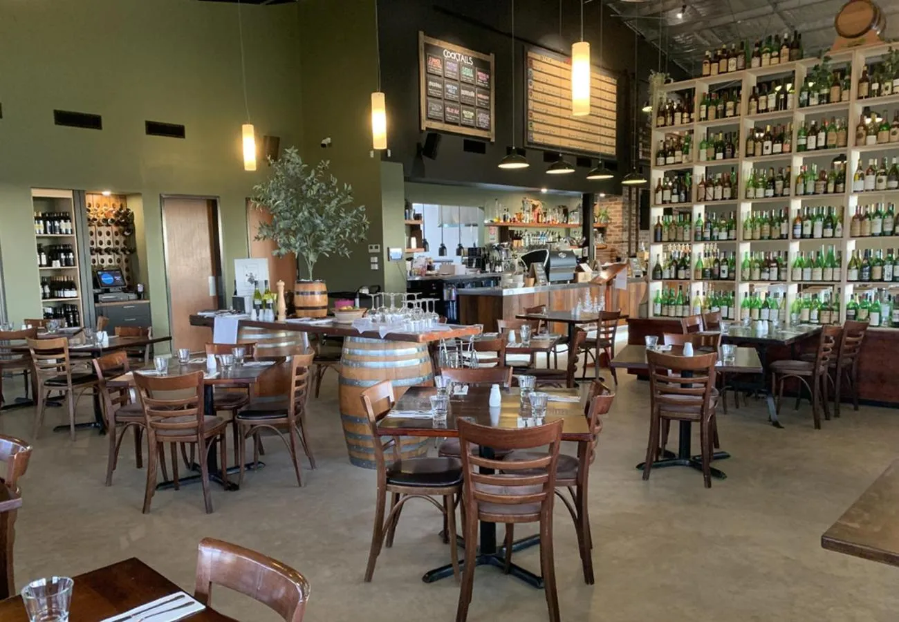 Restaurant/places to eat in Hunter Valley Resort, Hunter Farm Adventure Centre & 4 Pines at the Farm