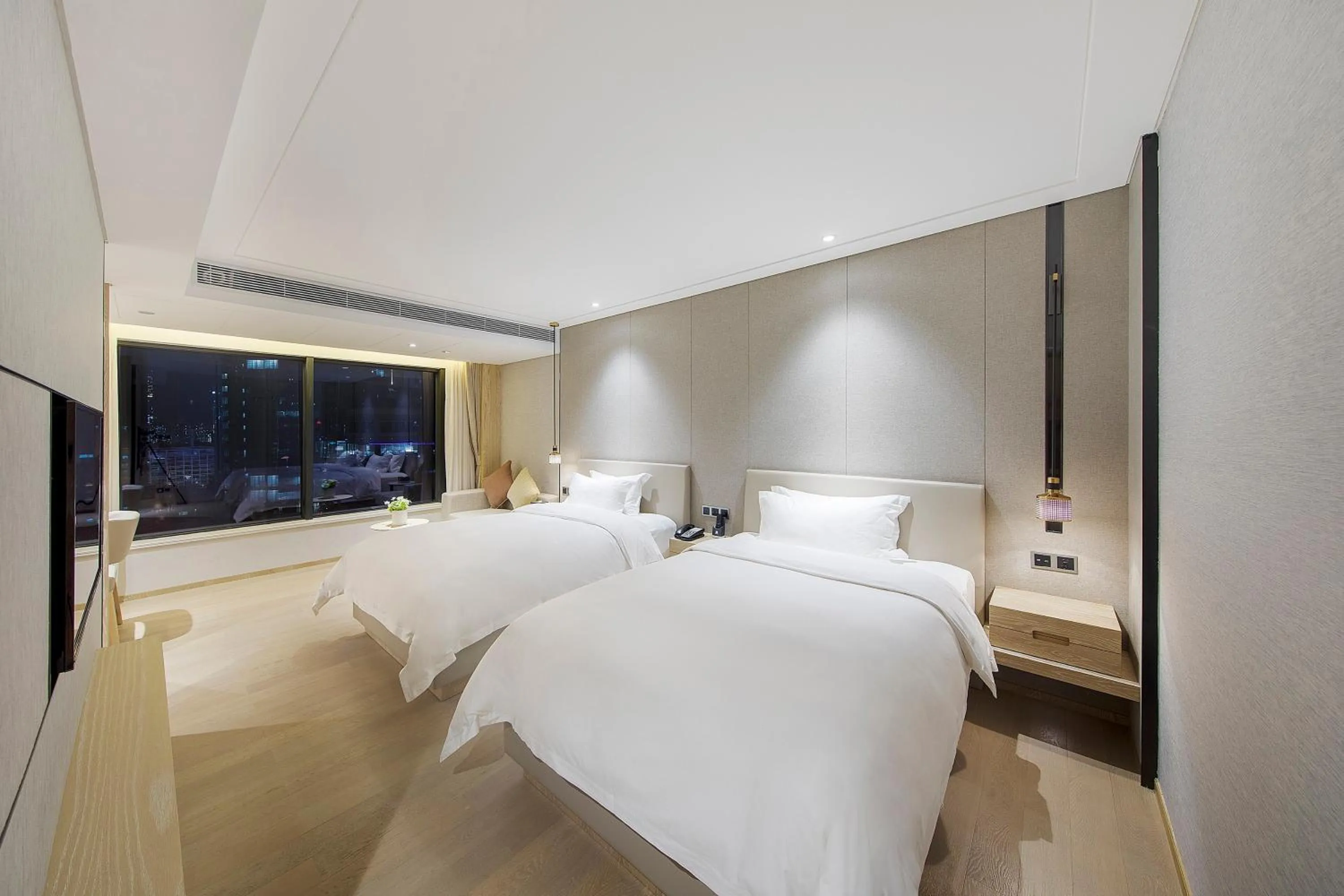 Bedroom, Bed in Shenzhen FY Hotel