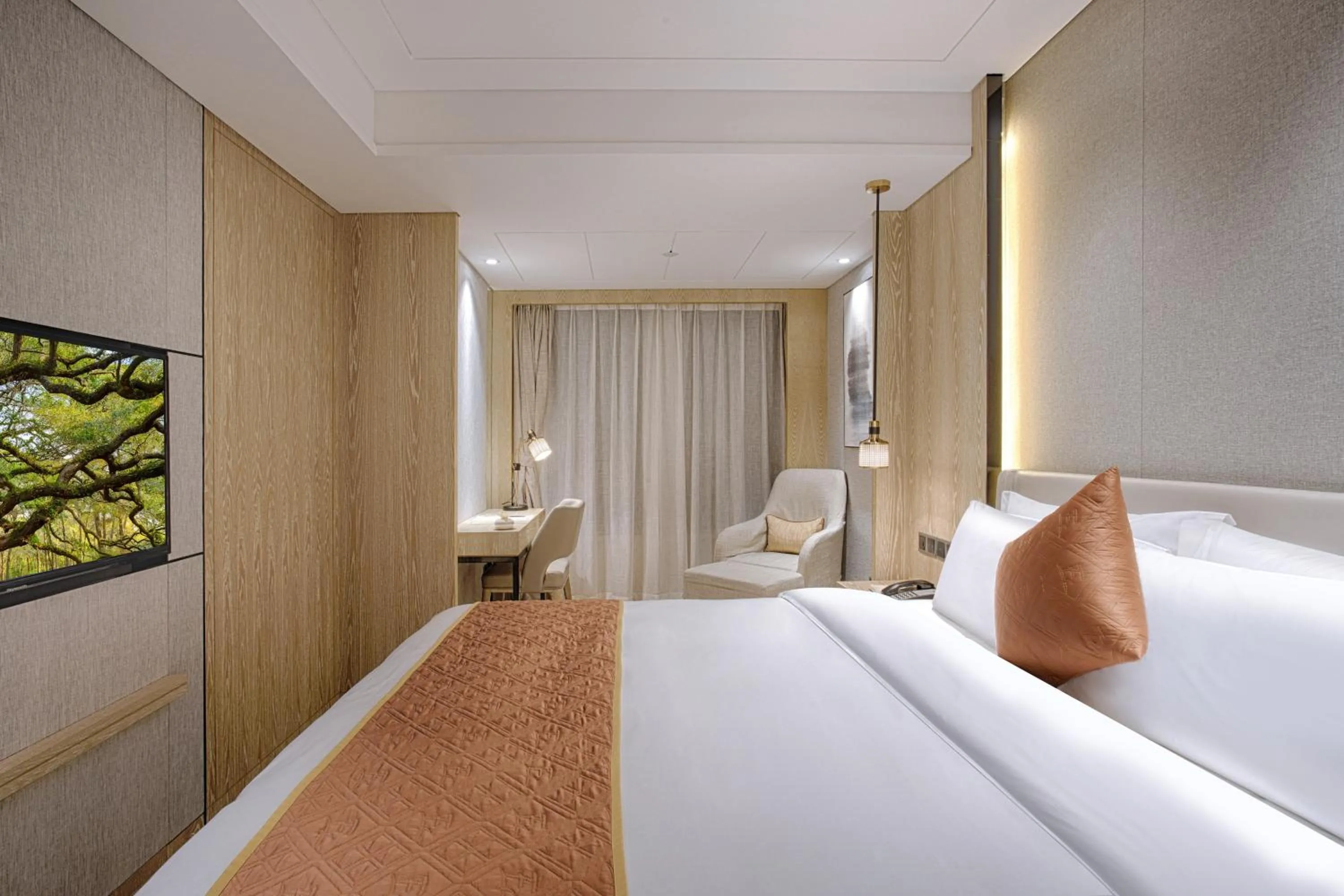 Bedroom, Bed in Shenzhen FY Hotel