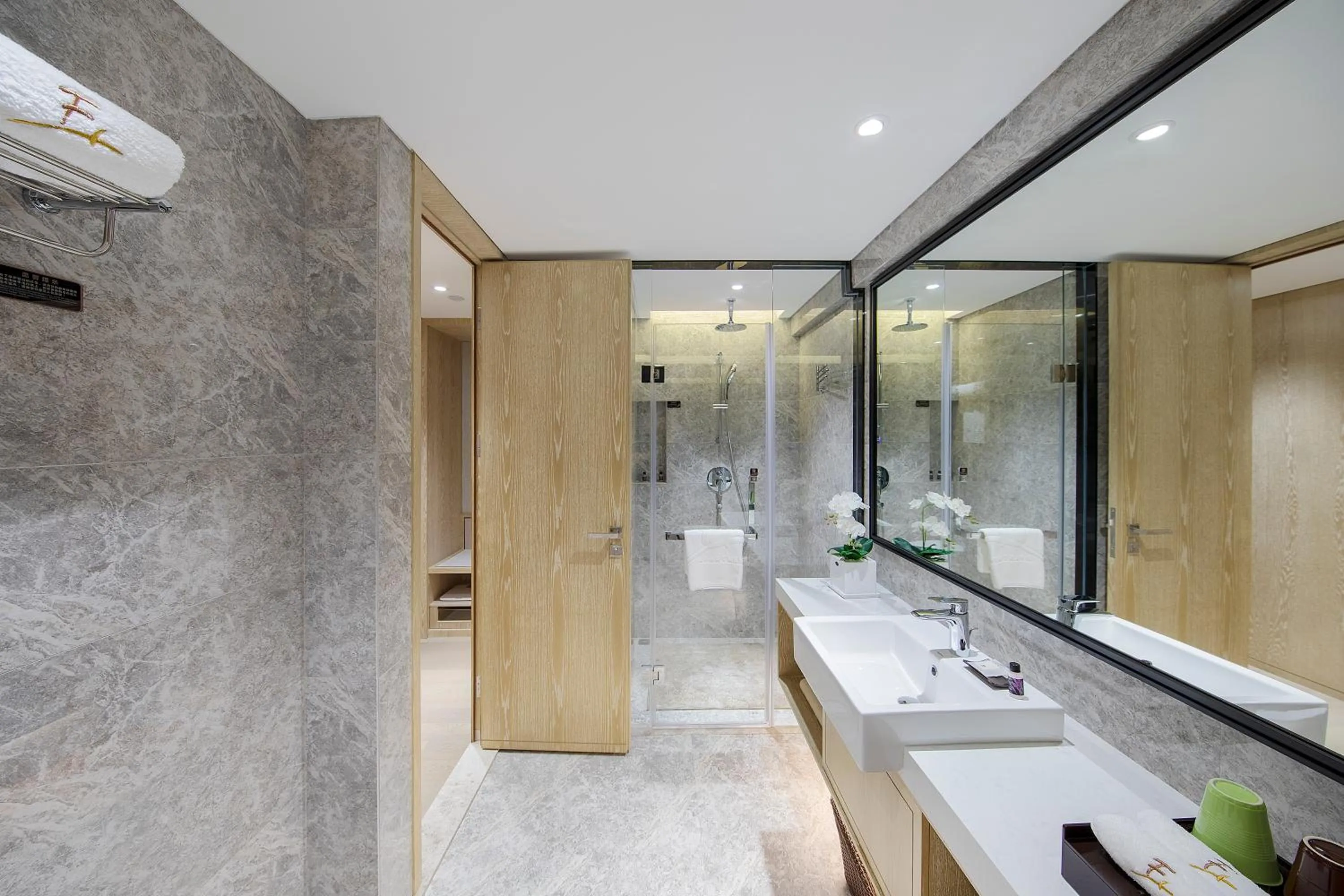 Shower in Shenzhen FY Hotel