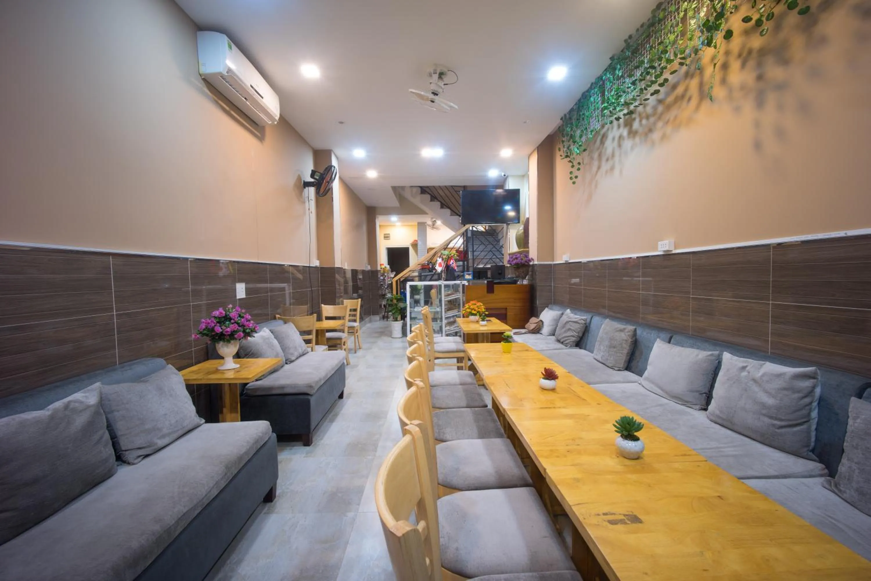 Restaurant/places to eat in Language Exchange Hostel 1