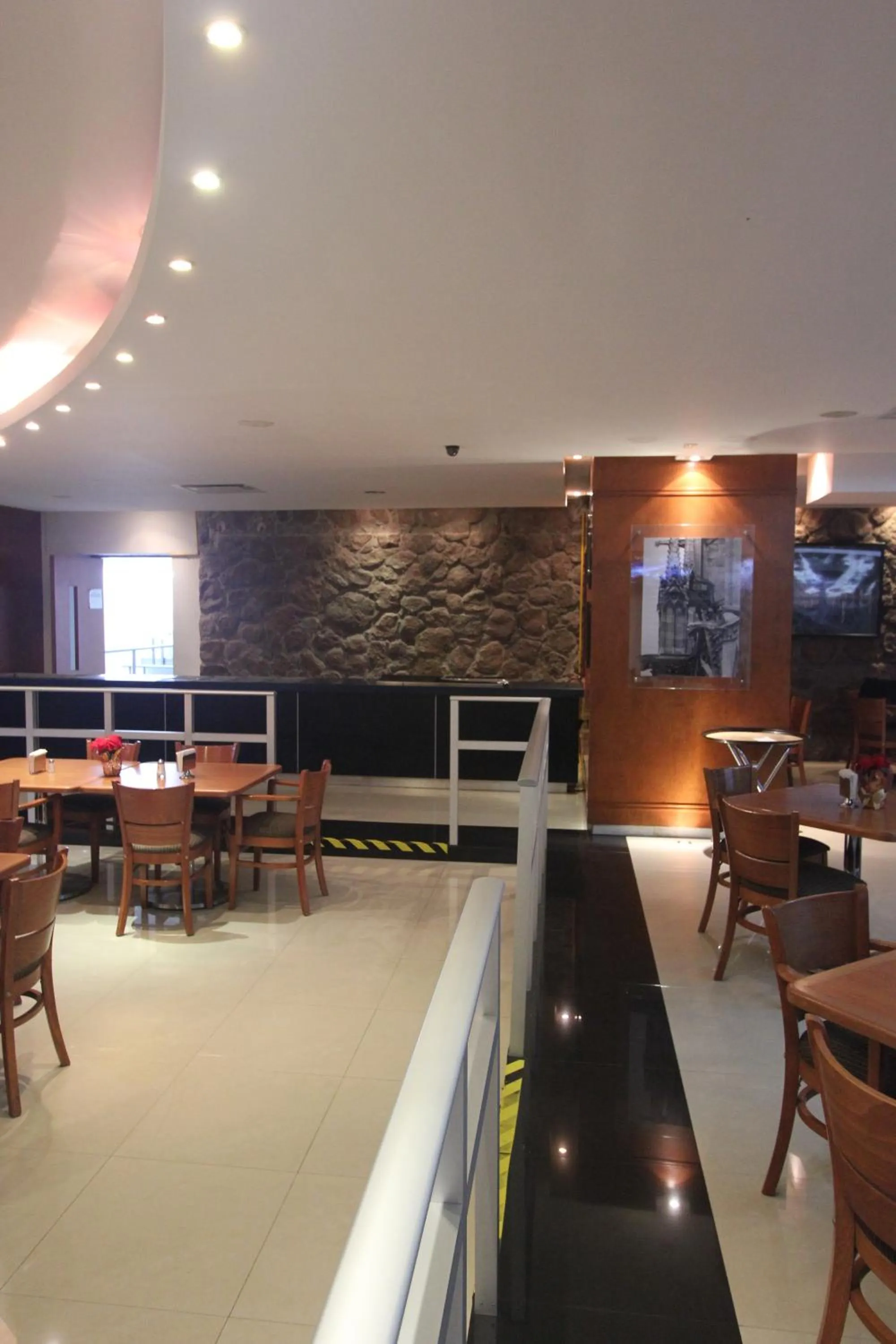 Restaurant/places to eat in Panorama