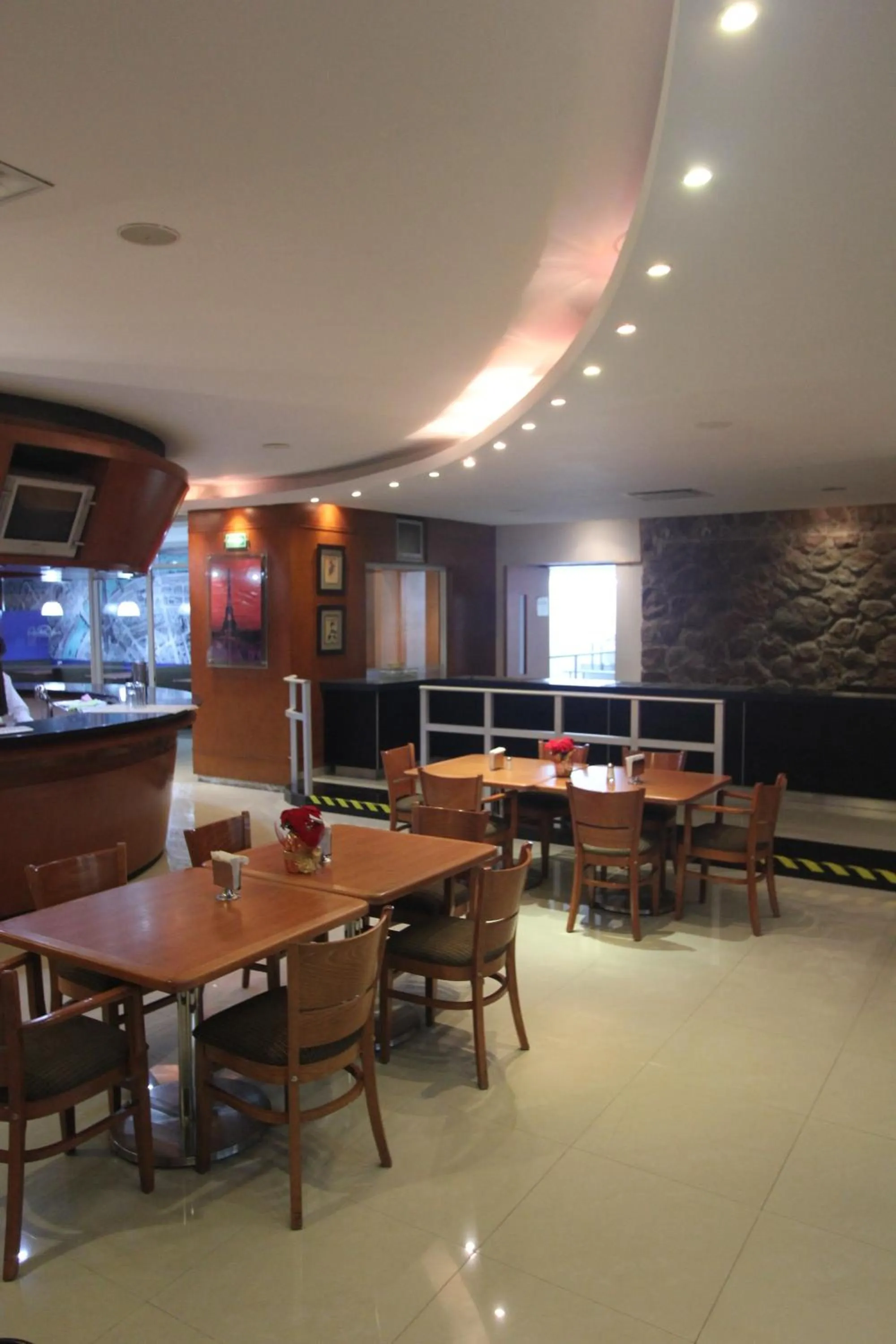 Restaurant/places to eat in Panorama