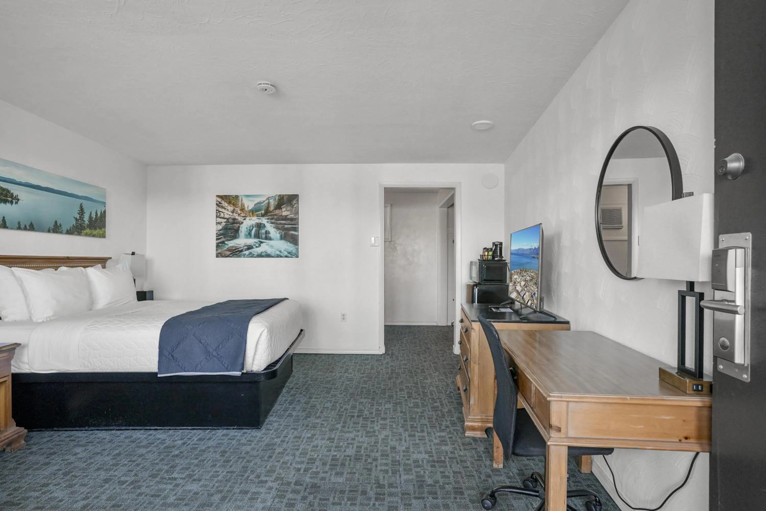 Bedroom in Americas Best Value Inn Polson