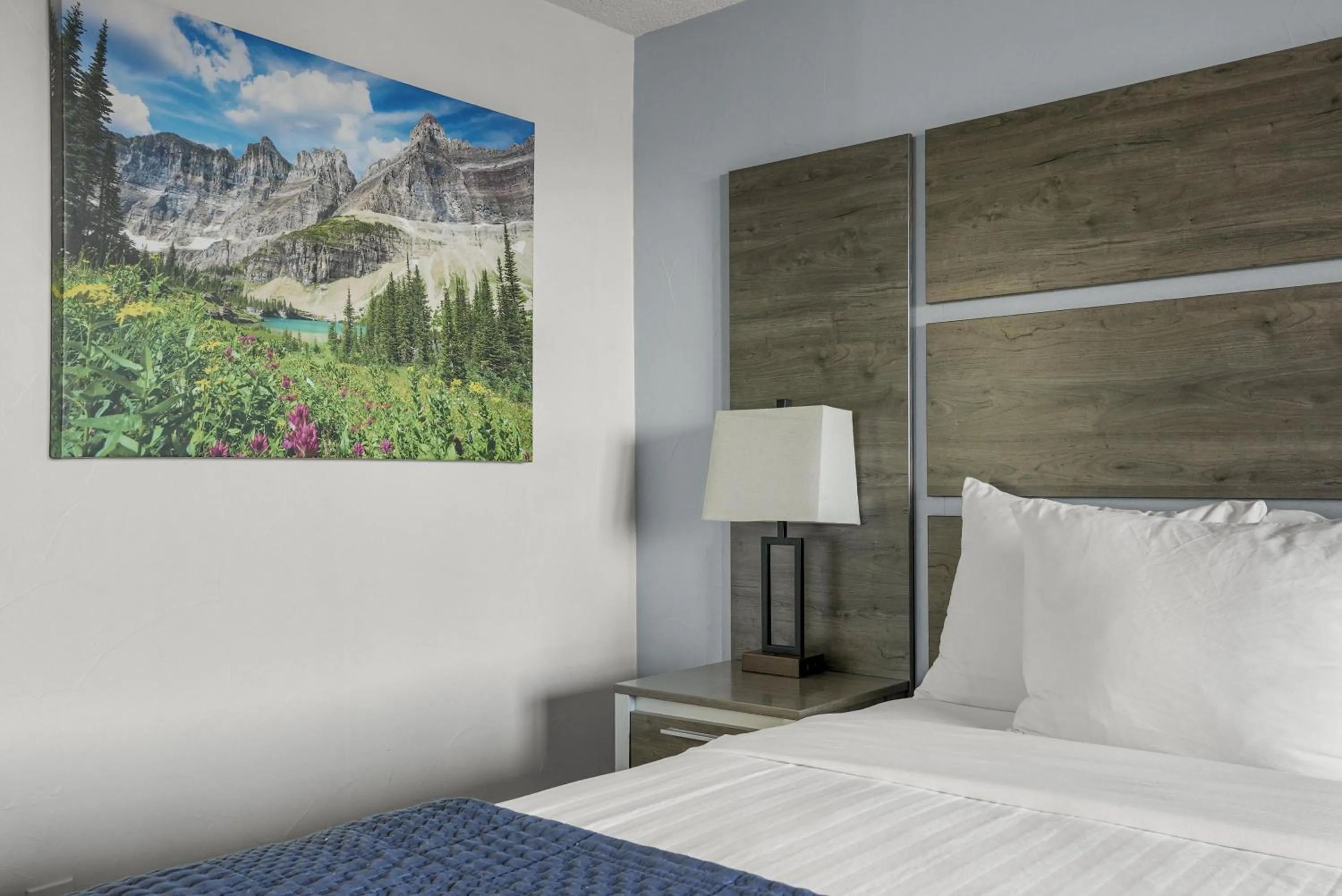 Bedroom in Americas Best Value Inn Polson