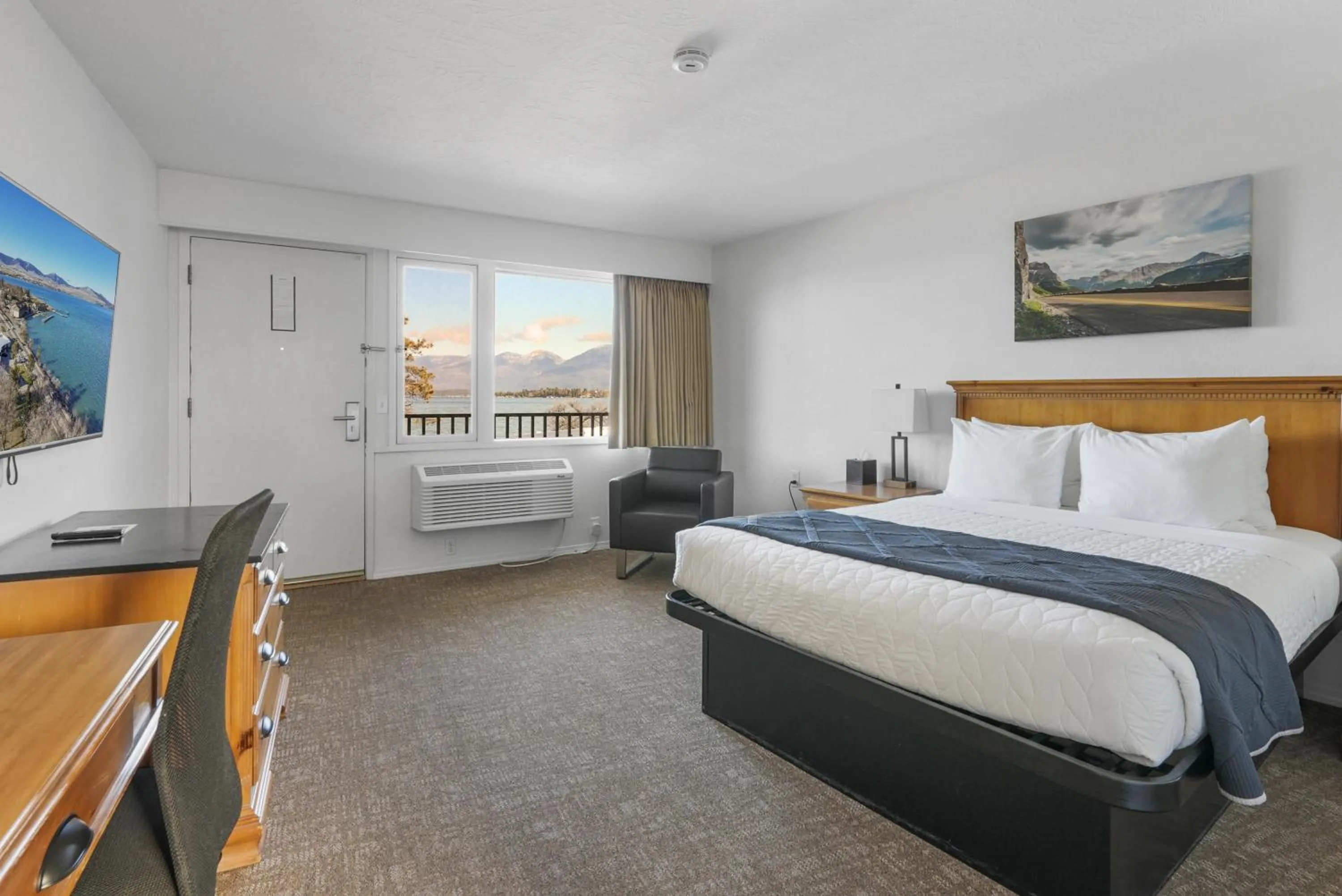 Bedroom in Americas Best Value Inn Polson