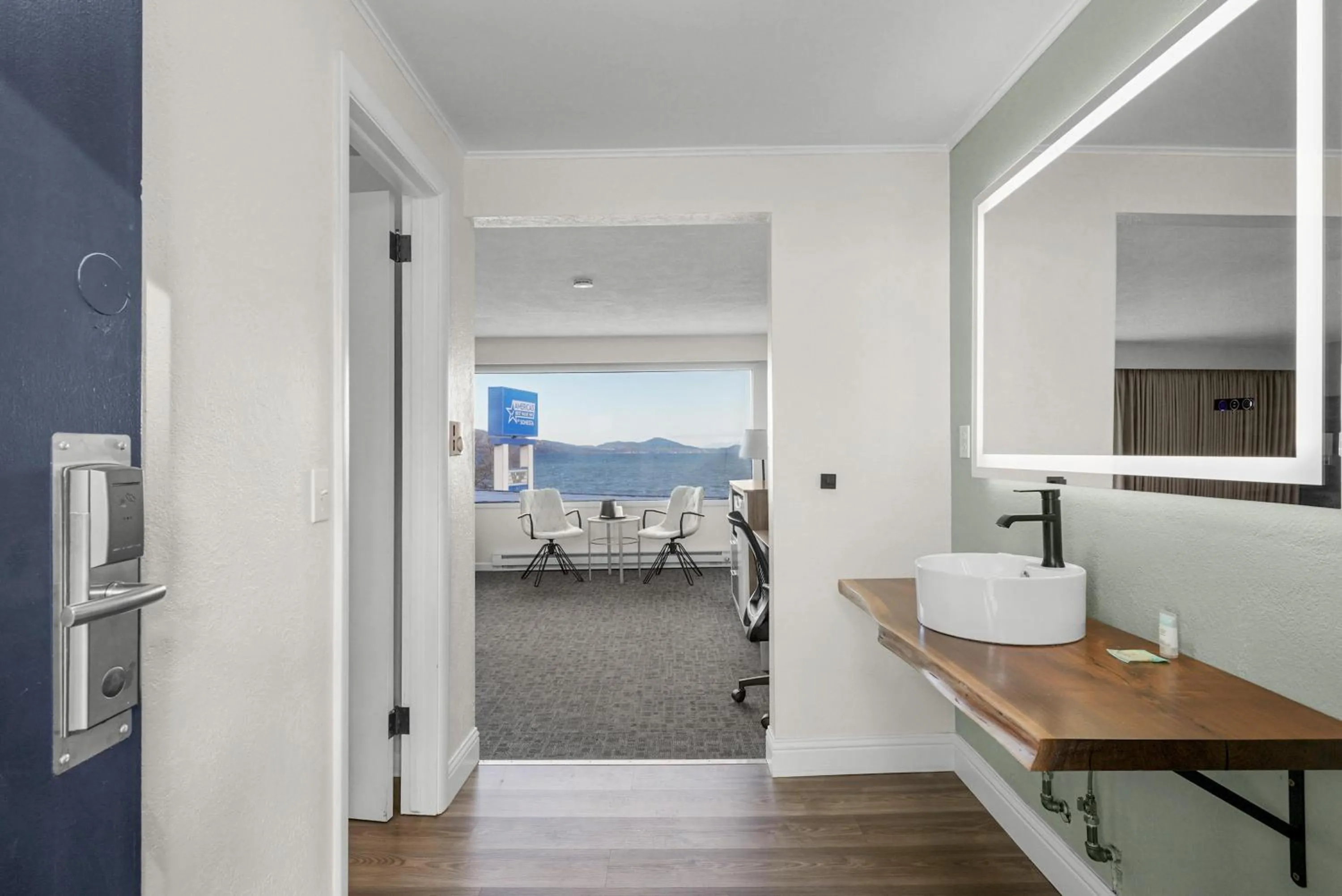 Bedroom in Americas Best Value Inn Polson