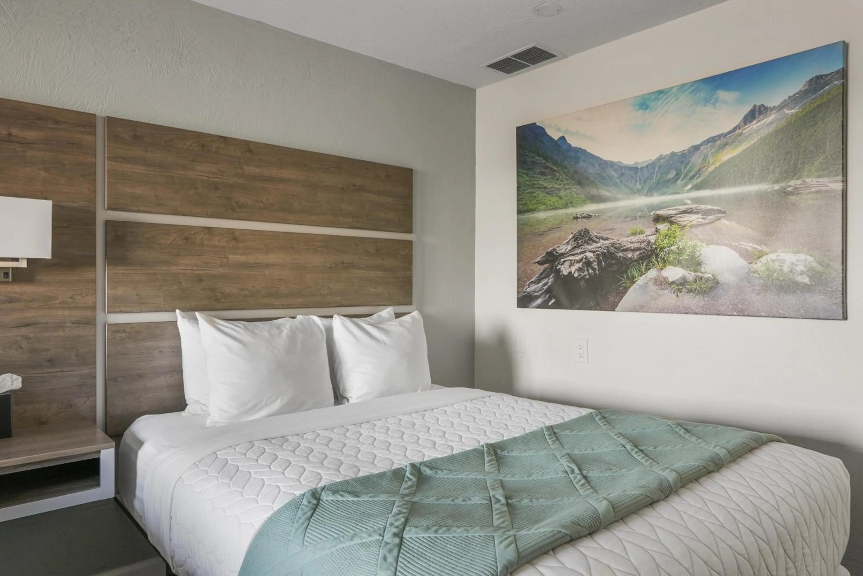 Bedroom in Americas Best Value Inn Polson