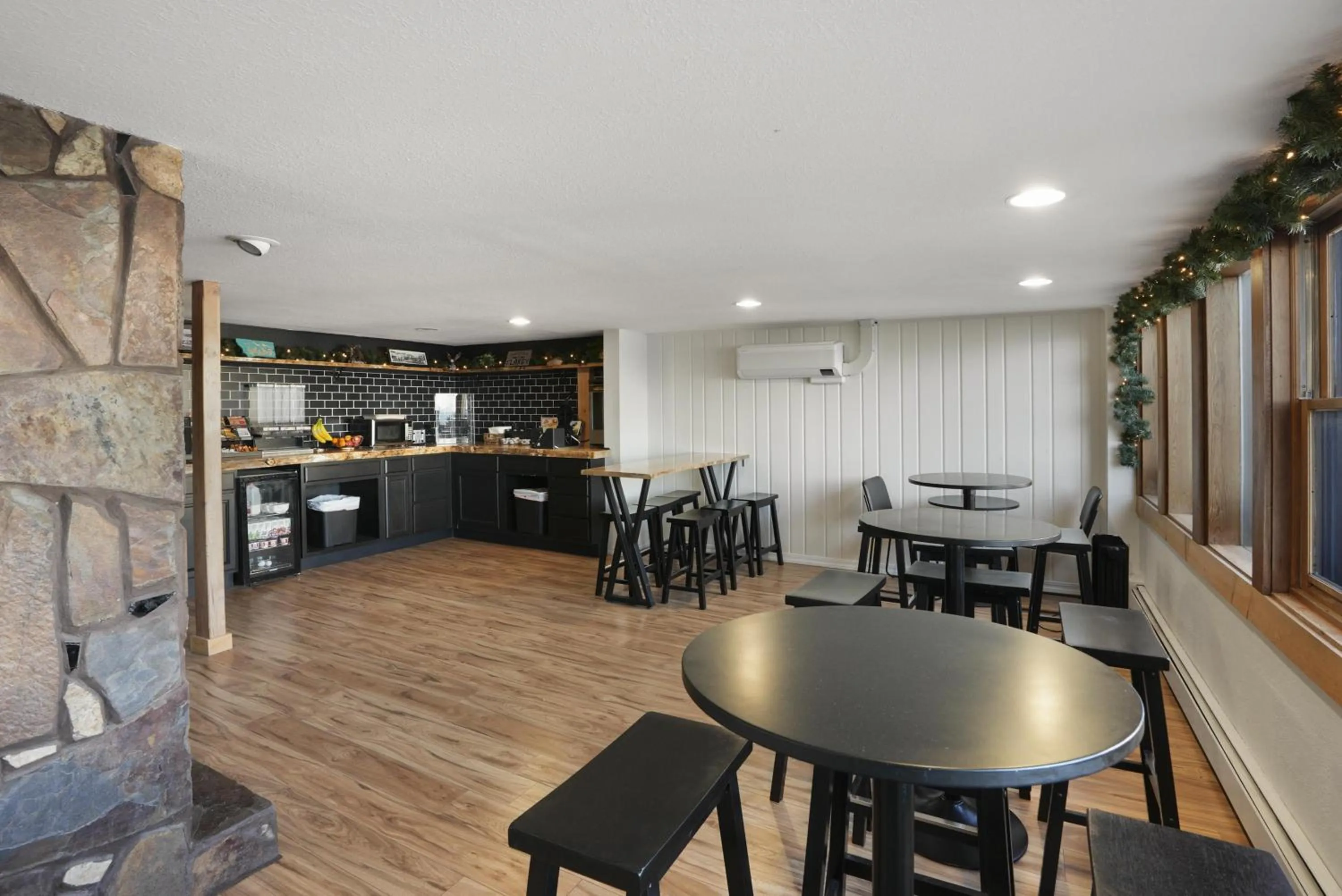 Breakfast in Americas Best Value Inn Polson