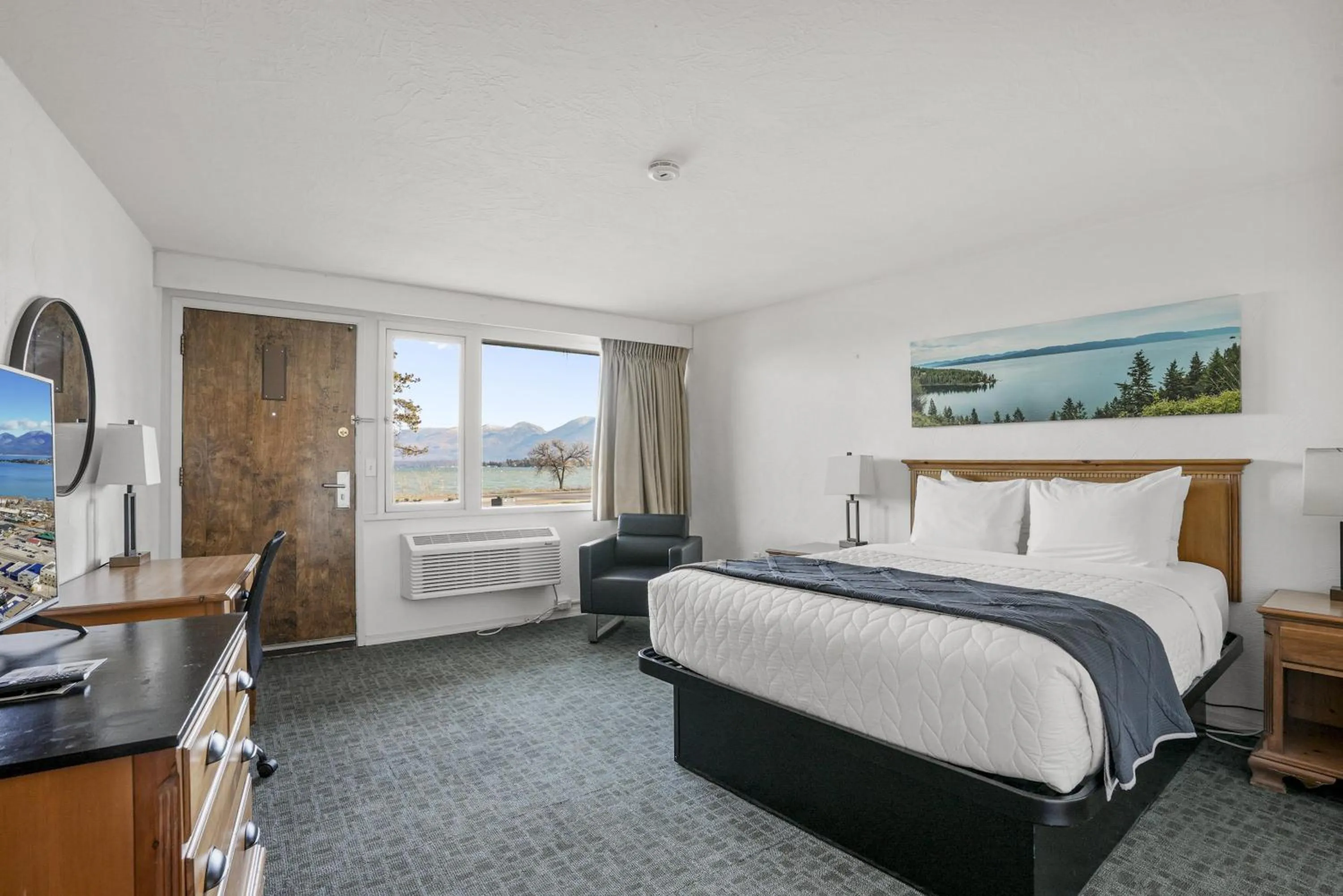 Bedroom in Americas Best Value Inn Polson