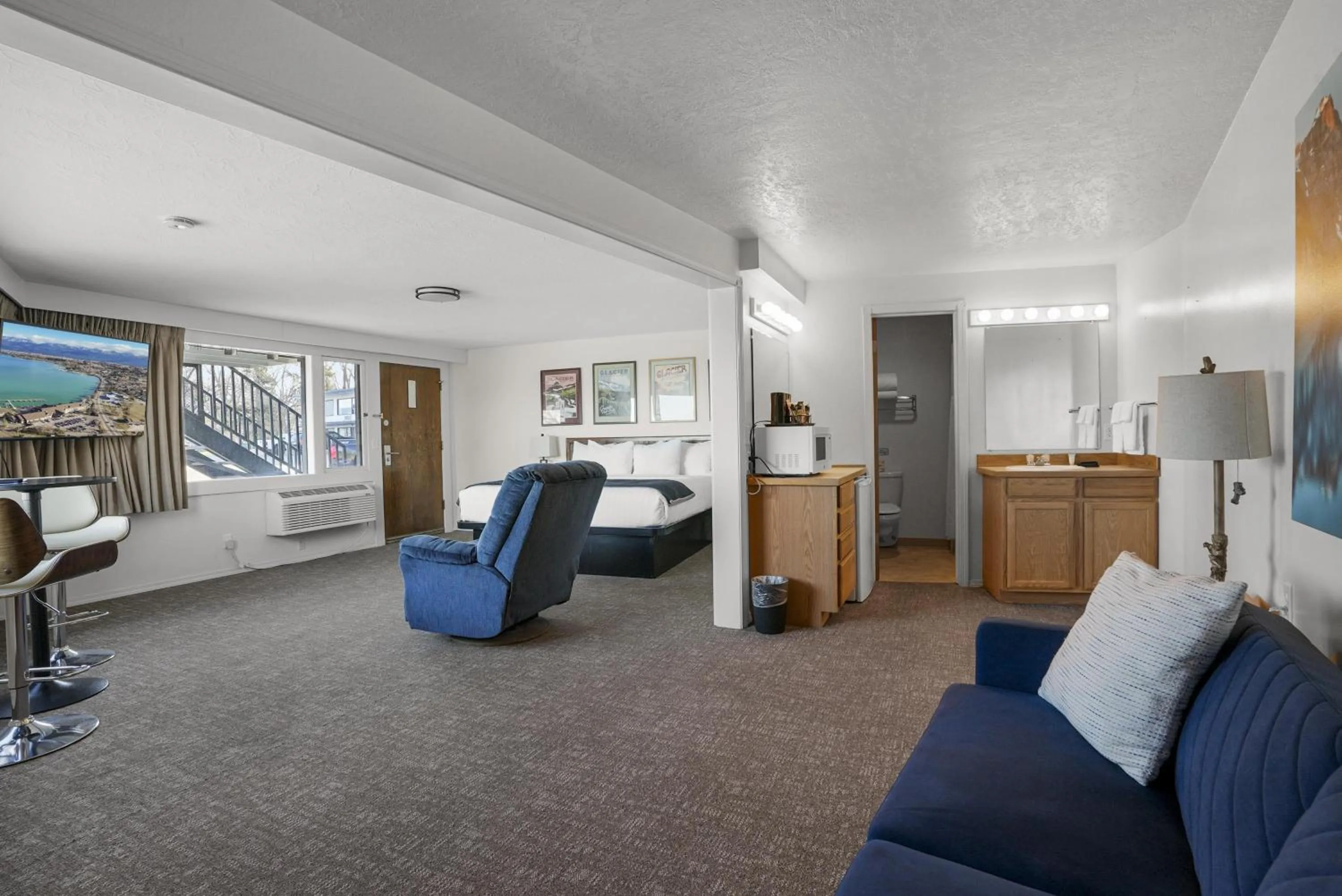 Bedroom in Americas Best Value Inn Polson