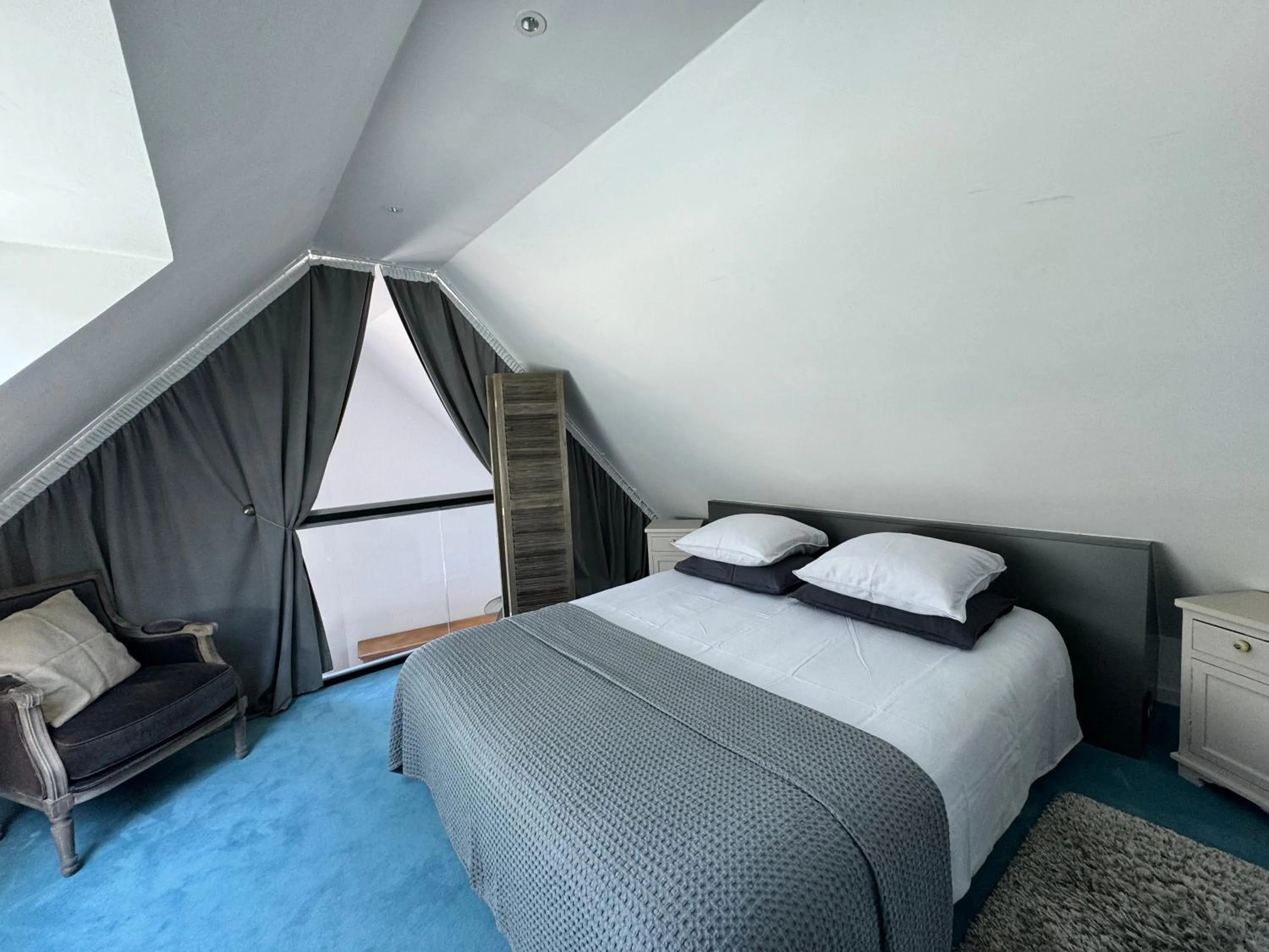 Photo of the whole room, Bed in Pavillon de la plage