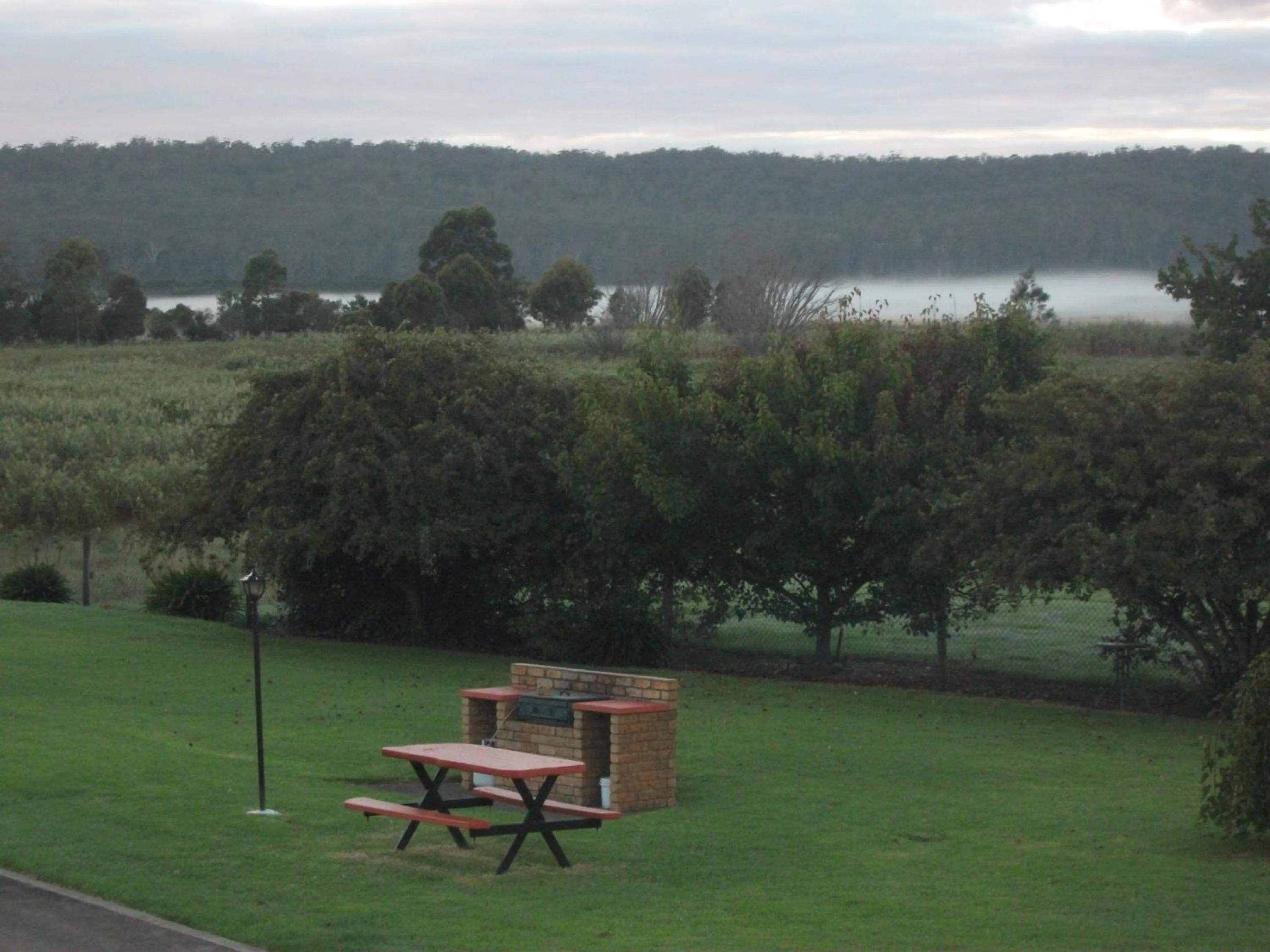 BBQ facilities in Idlewilde Town & Country Motor Inn