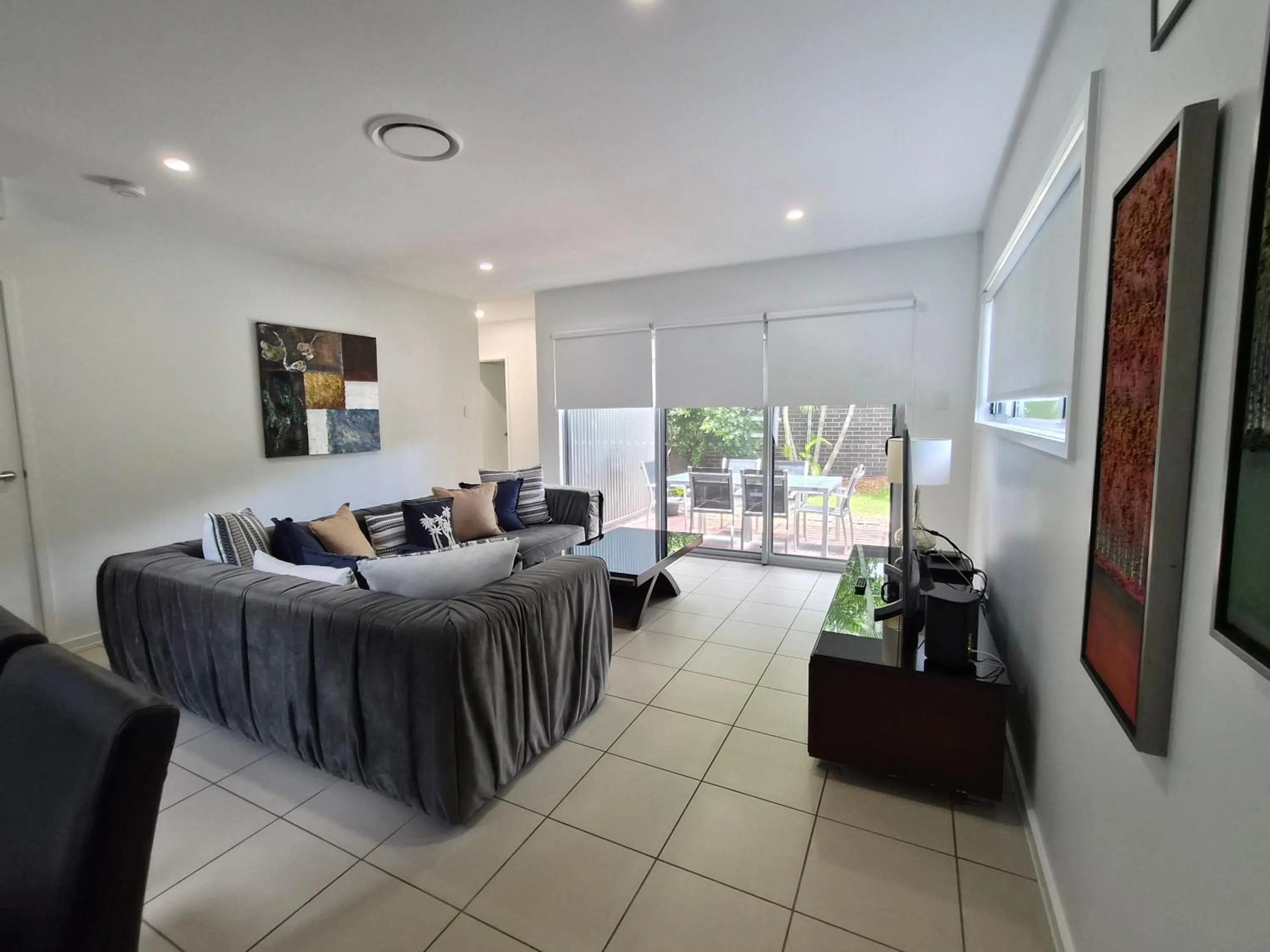 Living room, Bed in Quarterdecks Retreat
