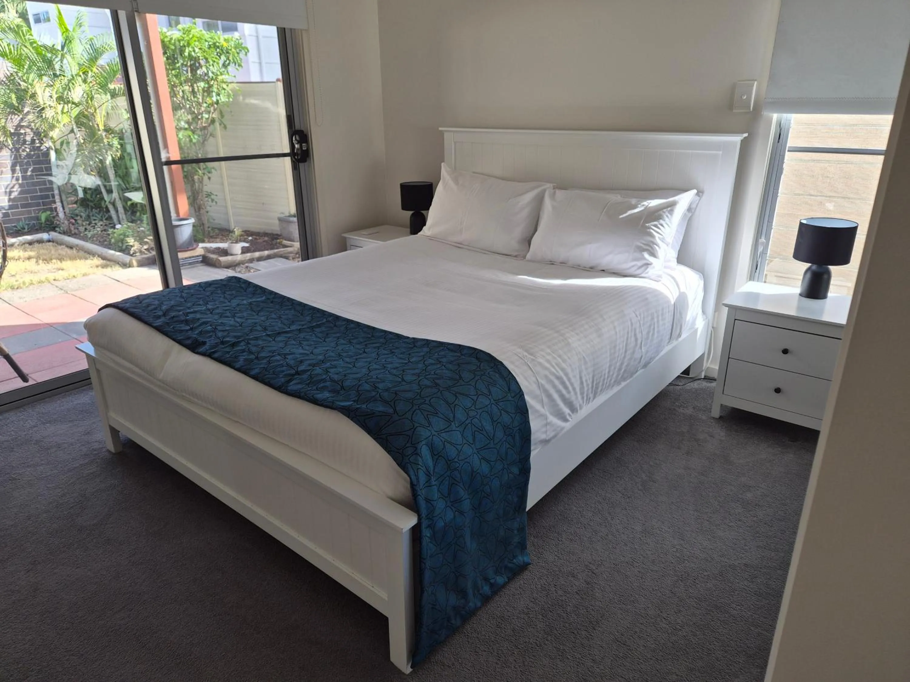 Bedroom, Bed in Quarterdecks Retreat