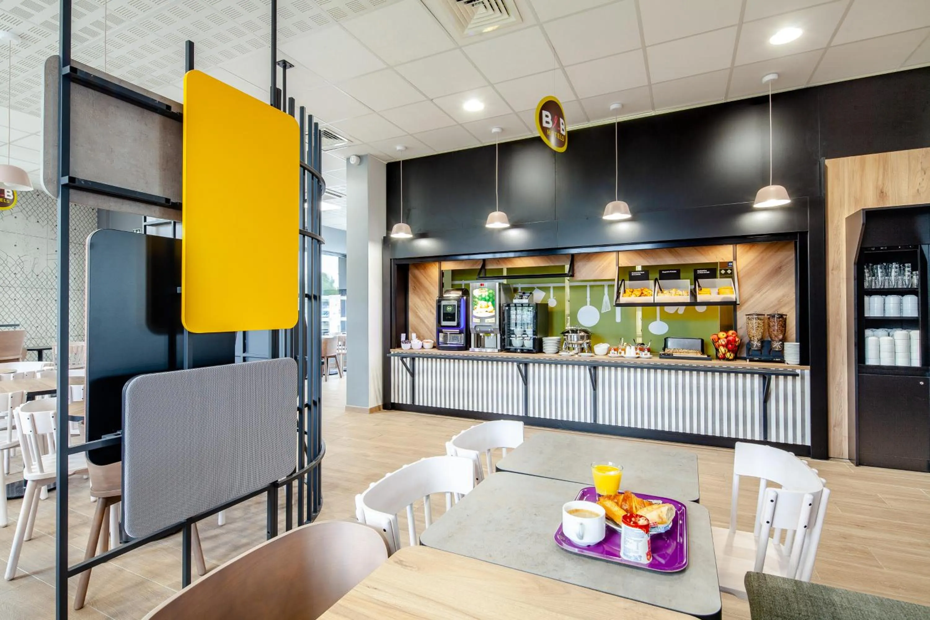 Food and drinks in B&B HOTEL Paris Gennevilliers Asnières