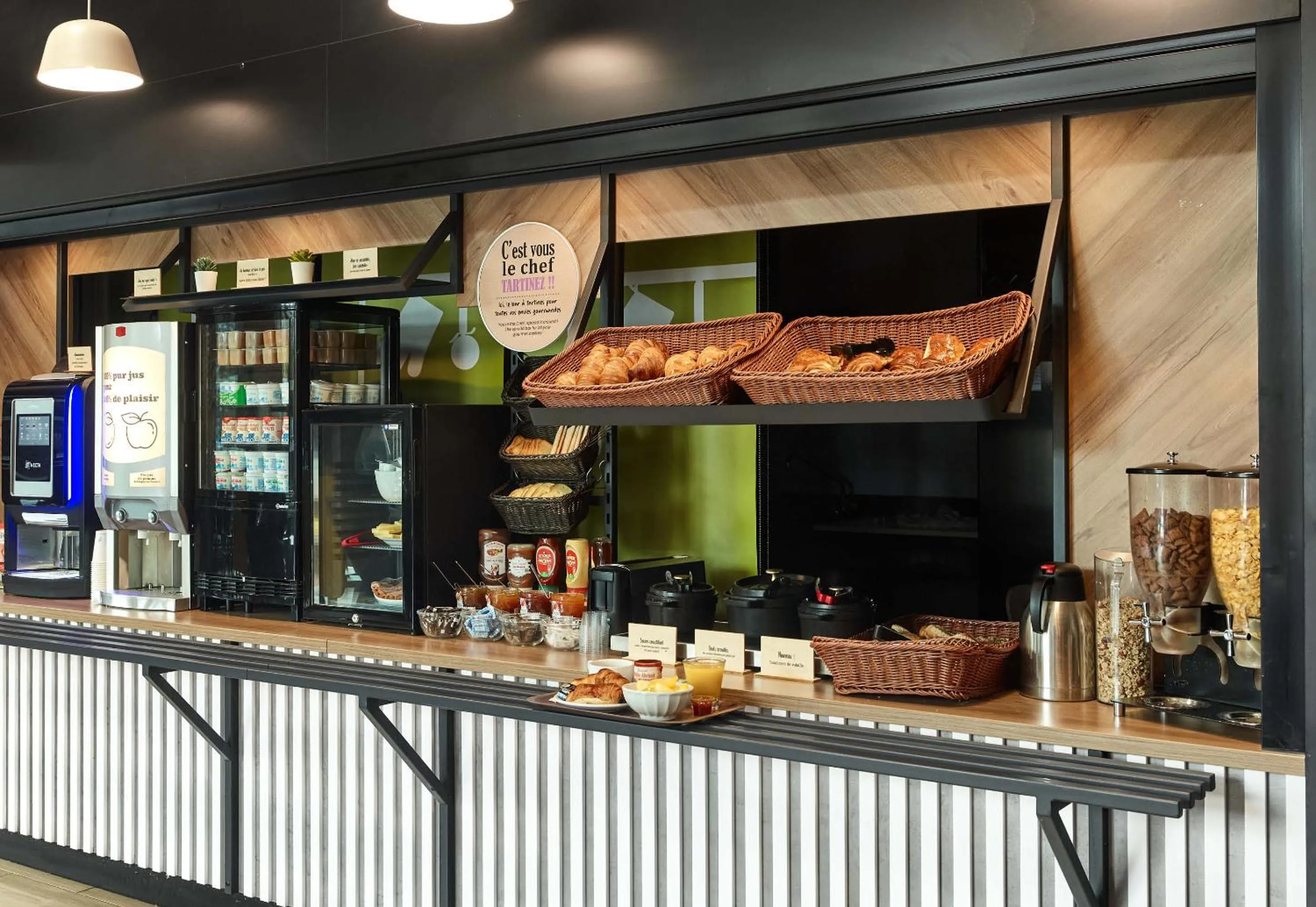 Buffet breakfast in B&B HOTEL Paris Gennevilliers Asnières