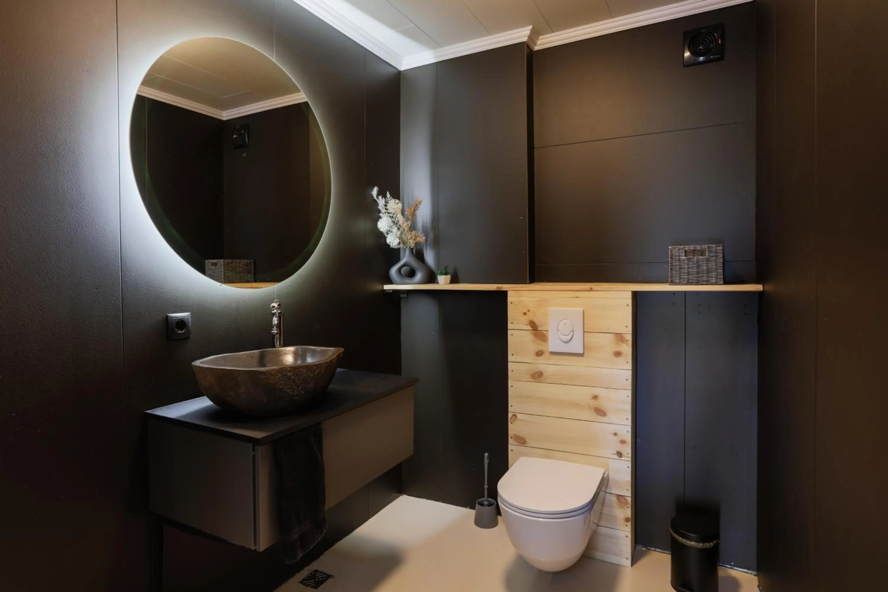 Public Bath in Karuna Guesthouse